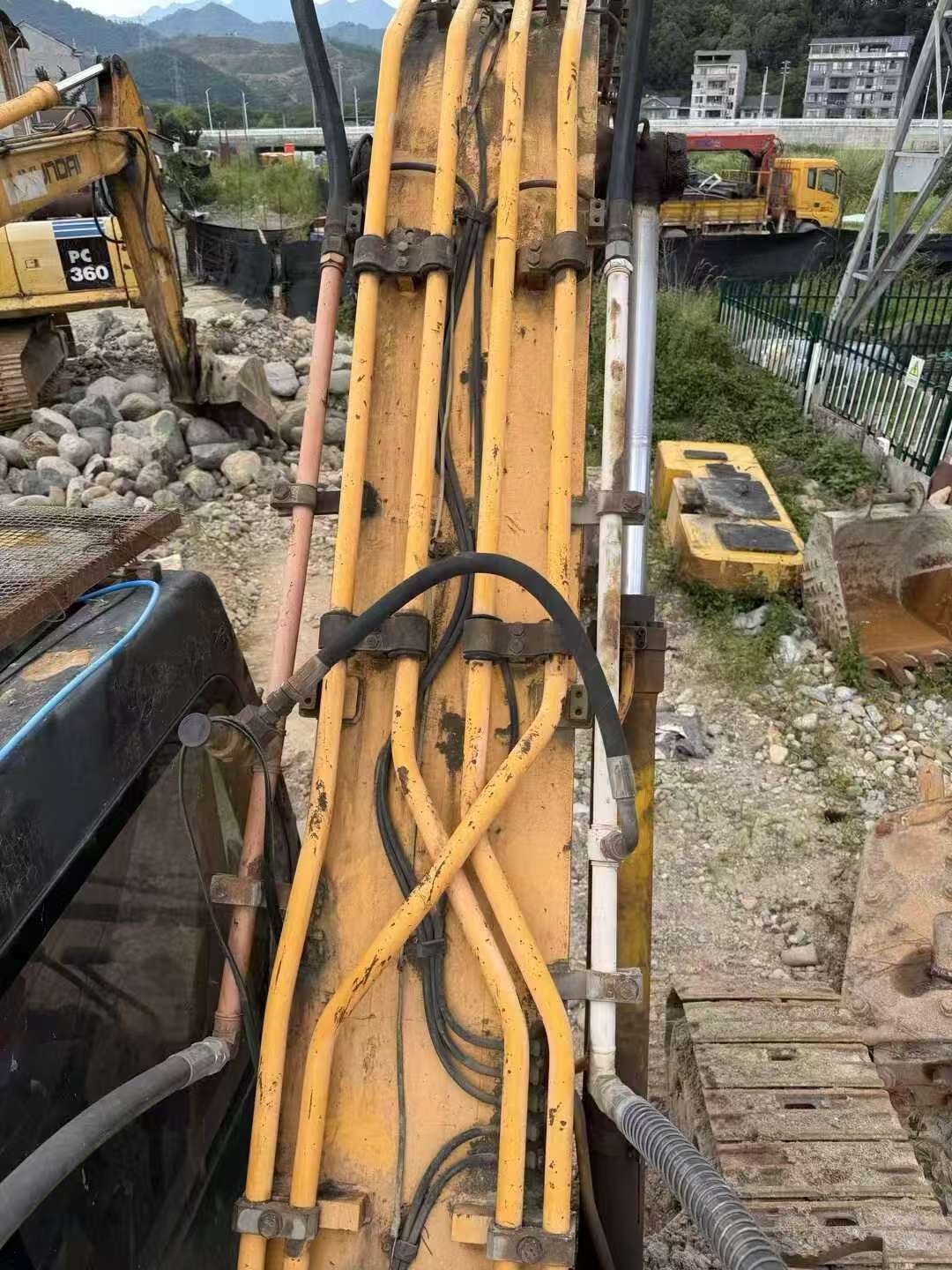 Buy Hyundai R225-7 Used Excavator / 7