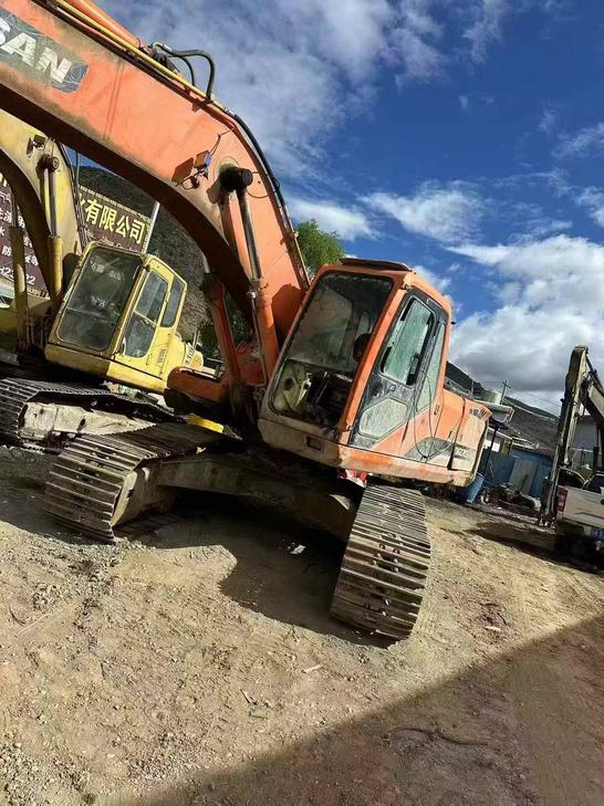 Buy Doosan DH225-7 Used Excavator / 1