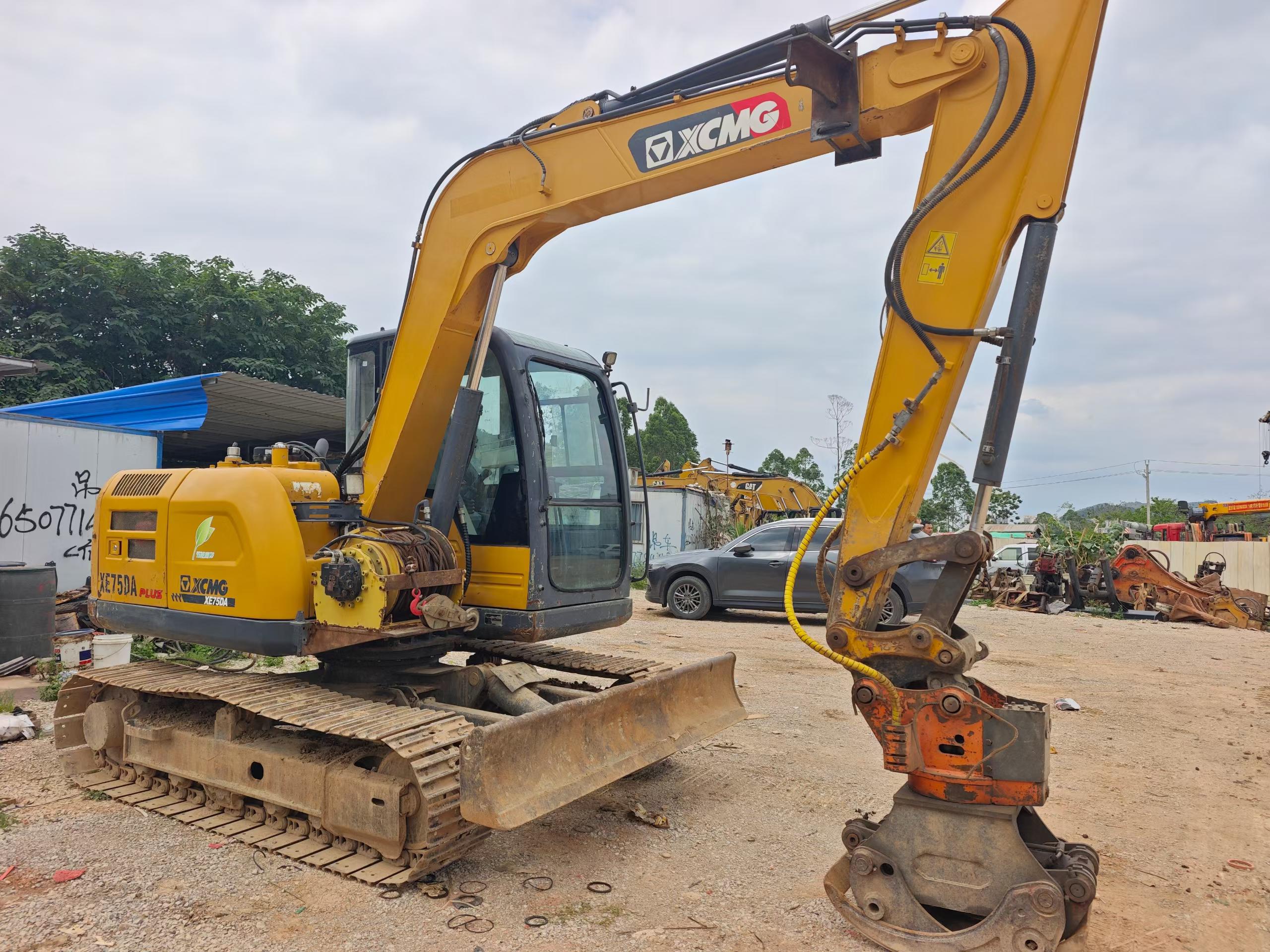 Buy XCMG XE75DA Used Excavator / 3 Buy XCMG XE75DA Used Excavator / 3