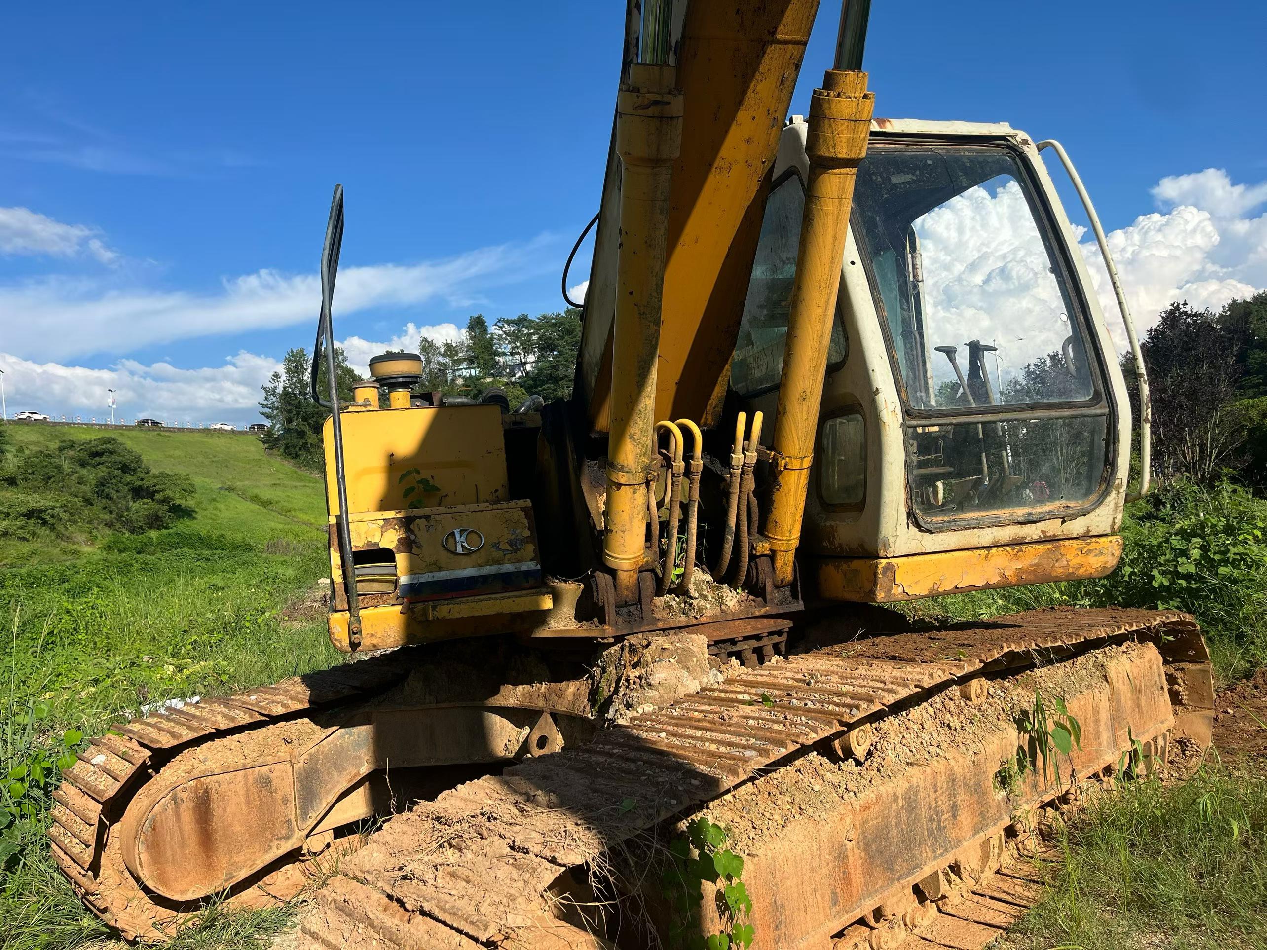 Buy Kato Used Excavator / 3 Buy Kato Used Excavator / 3