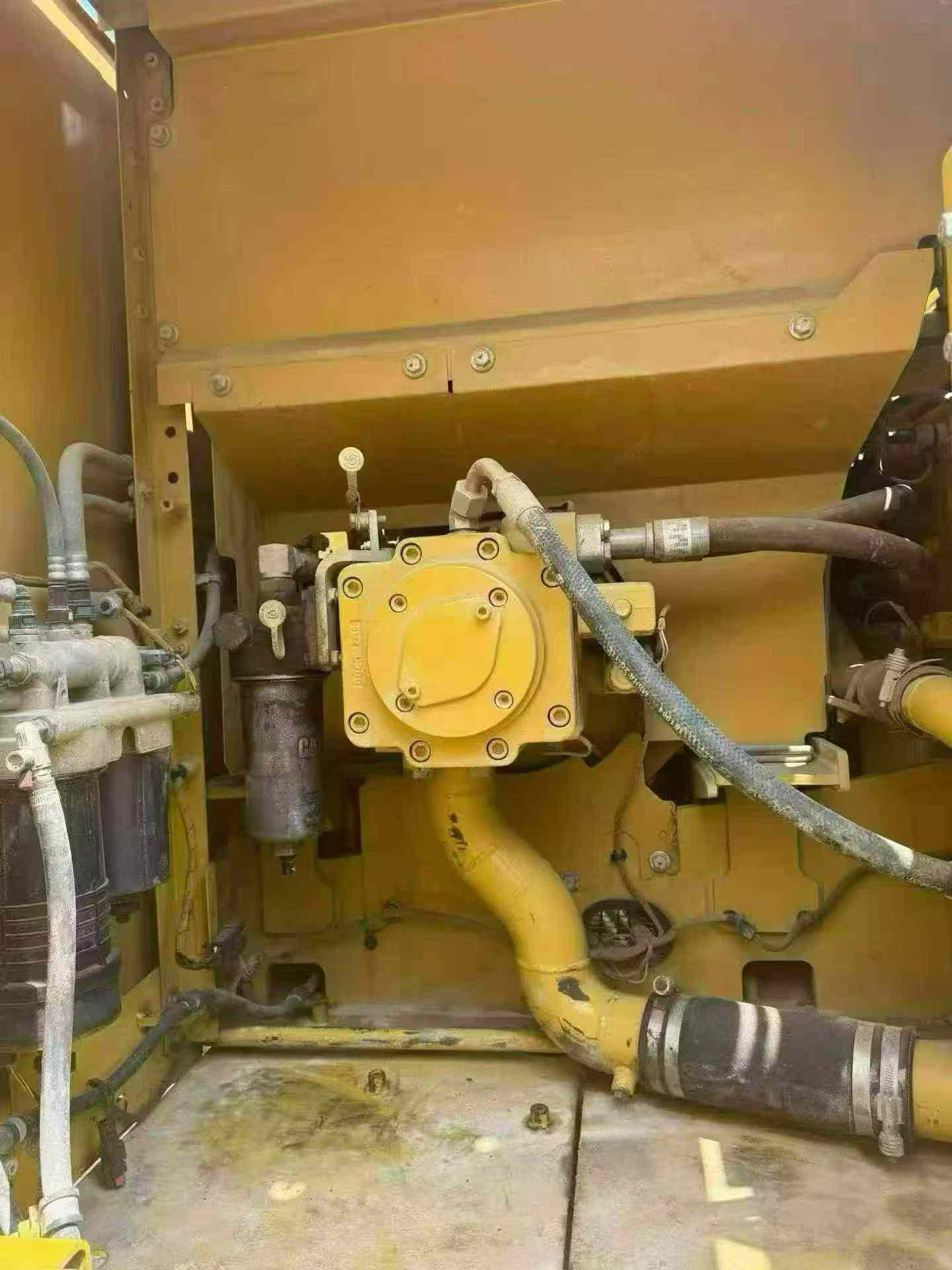 Buy Caterpillar 323 Used Excavator / 9 Buy Caterpillar 323 Used Excavator / 9
