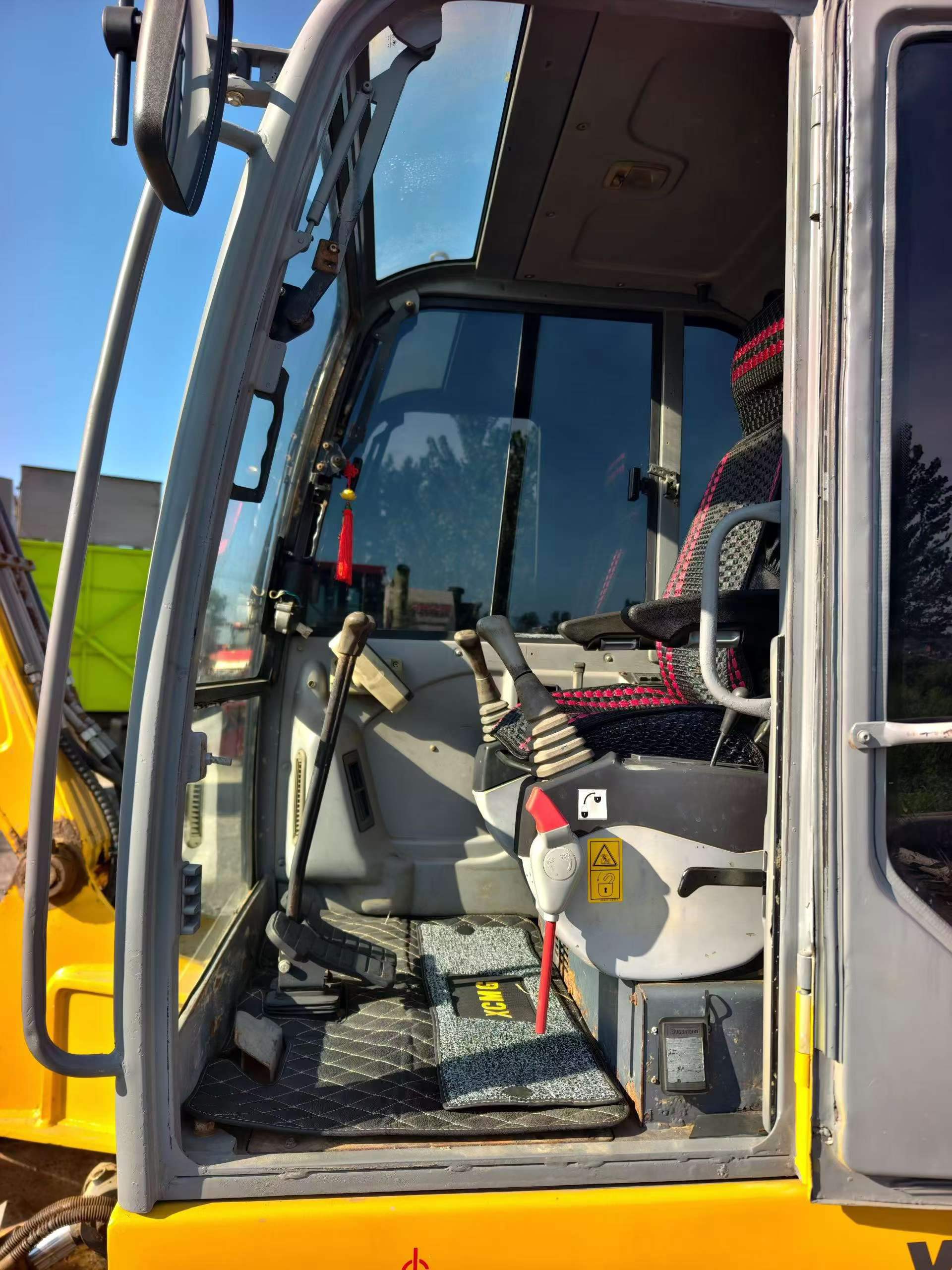 Buy XCMG XE60 Used Excavator / 6 Buy XCMG XE60 Used Excavator / 6