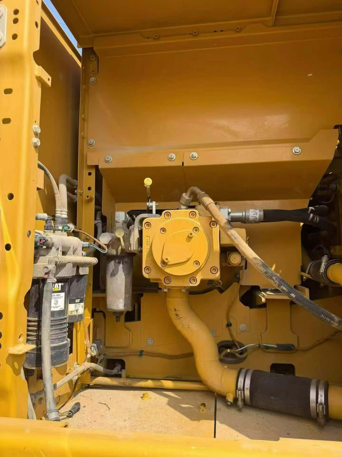 Buy Caterpillar 323 Used Excavator / 9 Buy Caterpillar 323 Used Excavator / 9