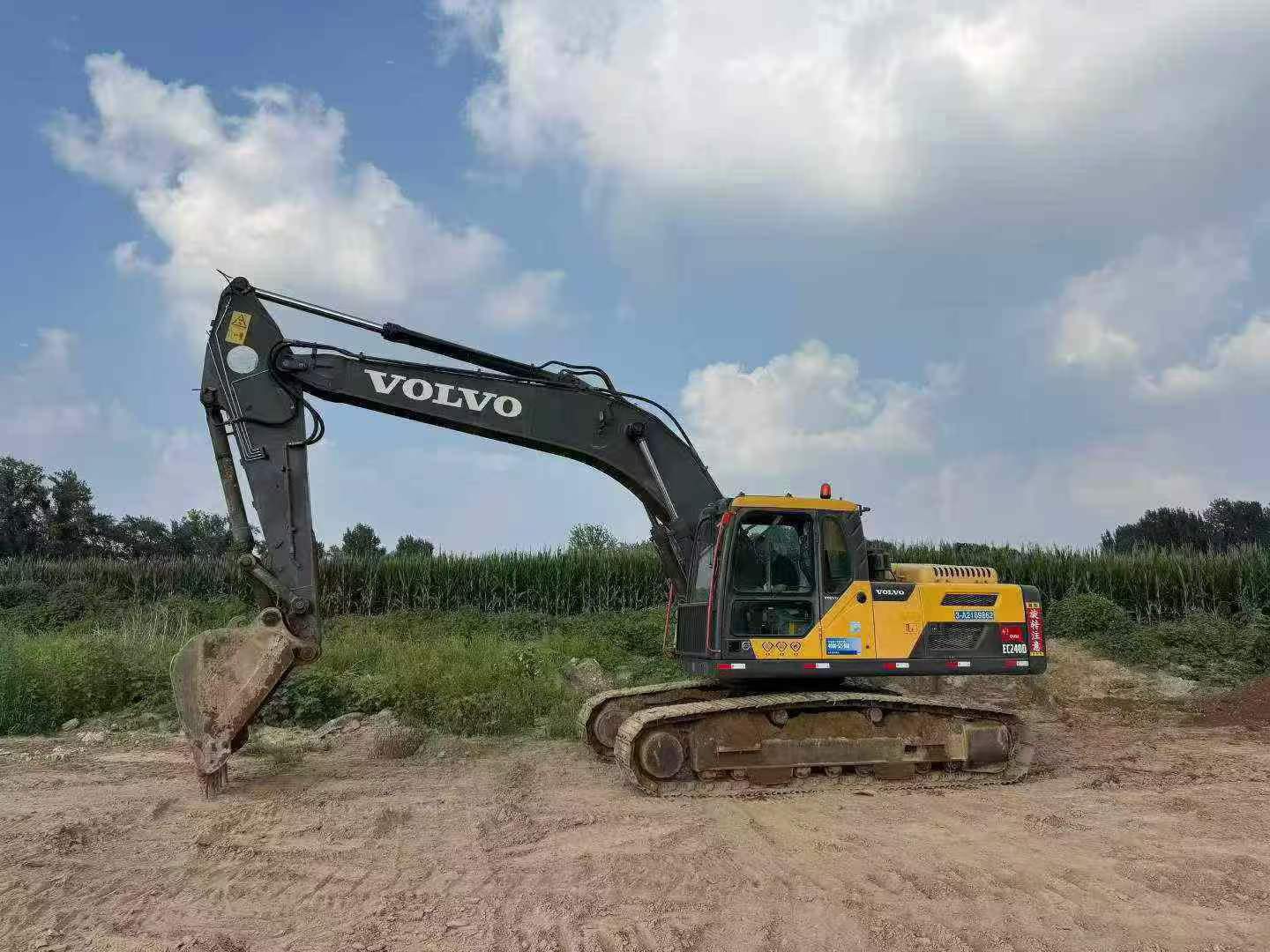 Buy Volvo EC240 Used Excavator / 1