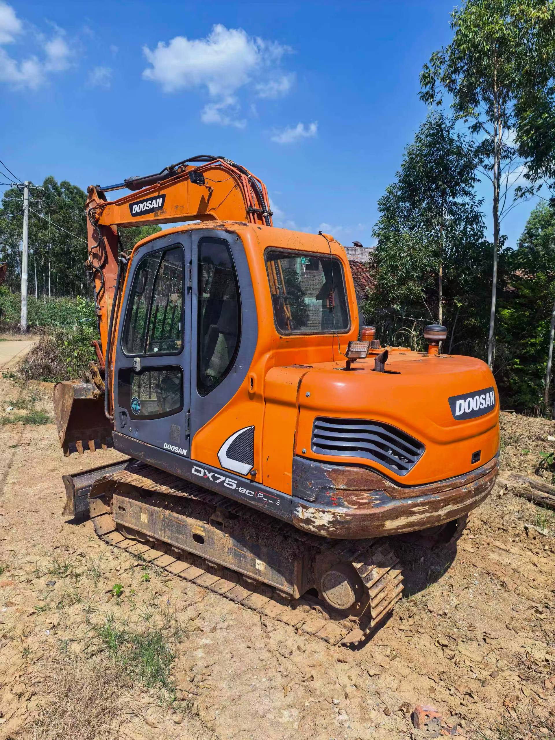 Buy Doosan DX75 Used Excavator / 2 Buy Doosan DX75 Used Excavator / 2