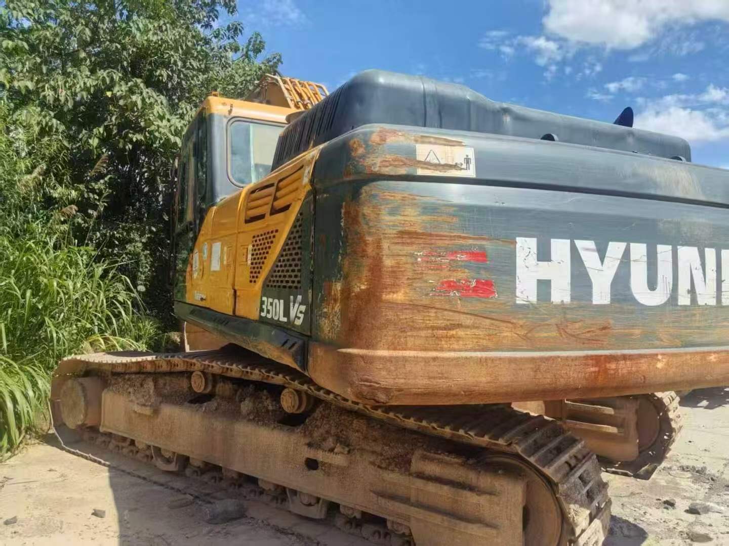 Buy Hyundai R385LVS Used Excavator / 2