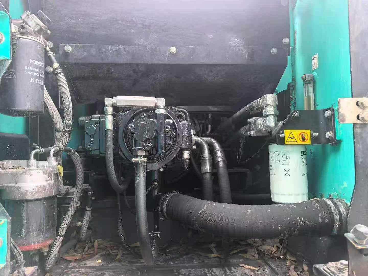 Buy Kobelco SK200-10 Used Excavator / 8