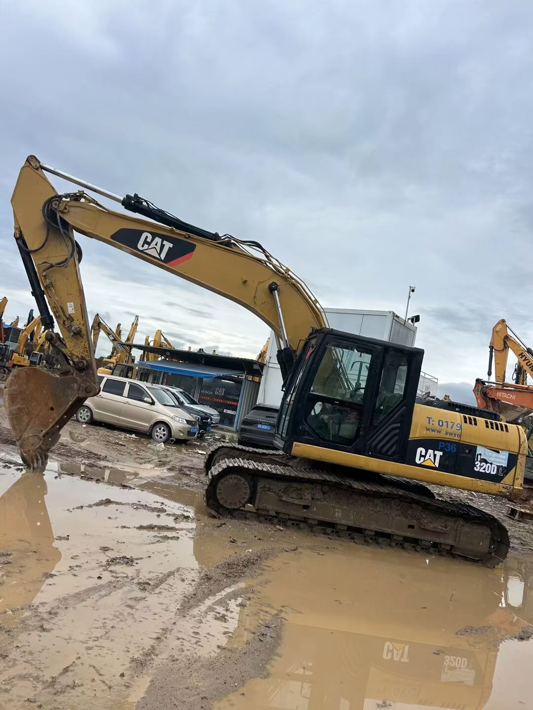 Buy Caterpillar 320D Used Excavator / 1