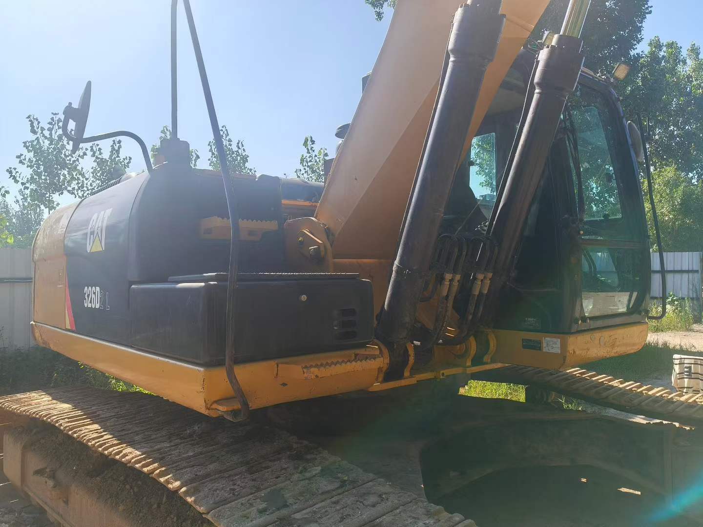 Buy Caterpillar 326DL Used Excavator / 2 Buy Caterpillar 326DL Used Excavator / 2