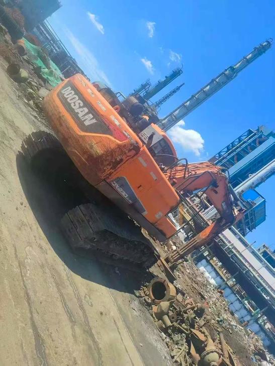 Buy Doosan DH215-7 Used Excavator / 1