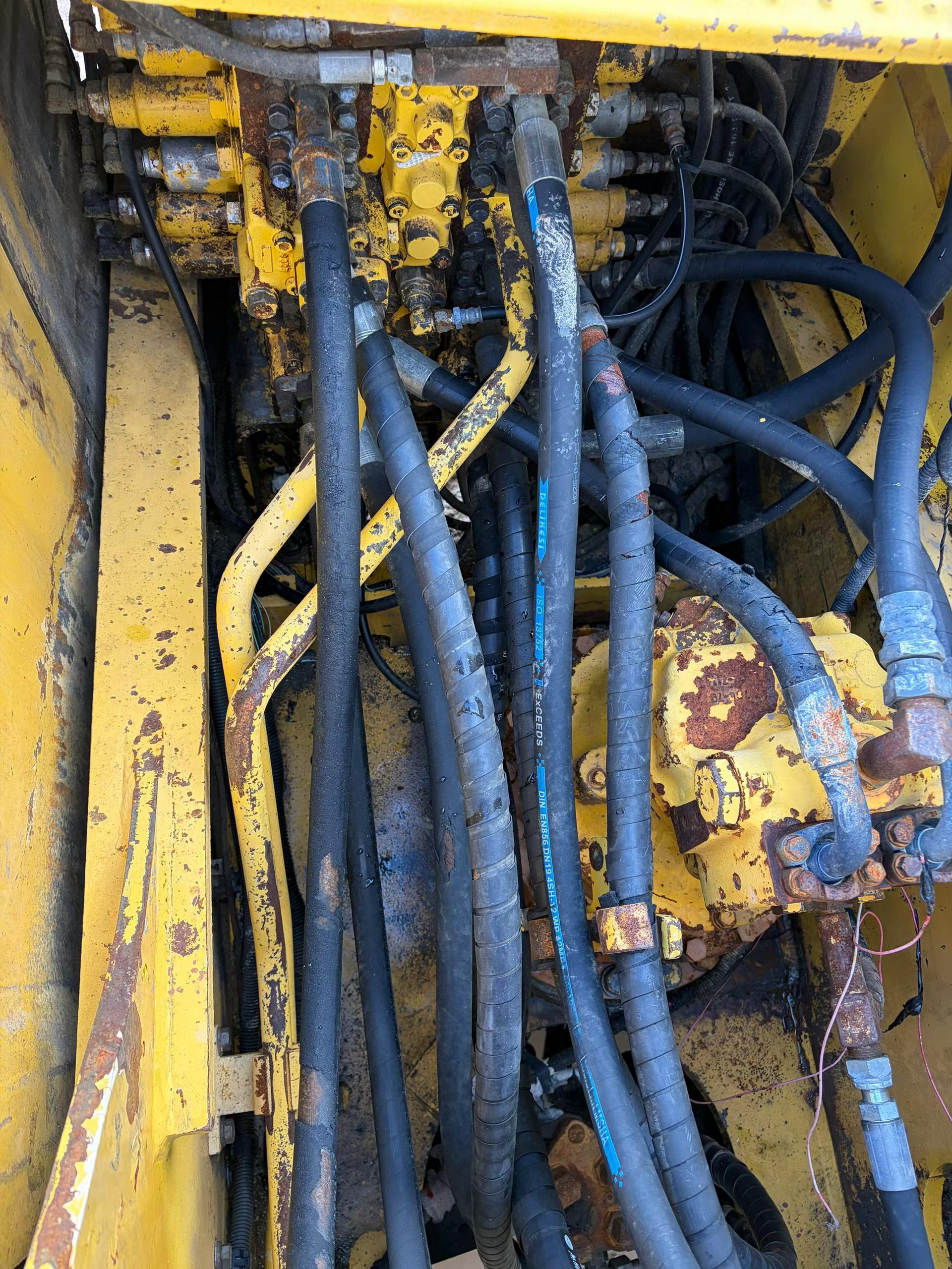 Buy Komatsu PC200-8 Used Excavator / 8 Buy Komatsu PC200-8 Used Excavator / 8