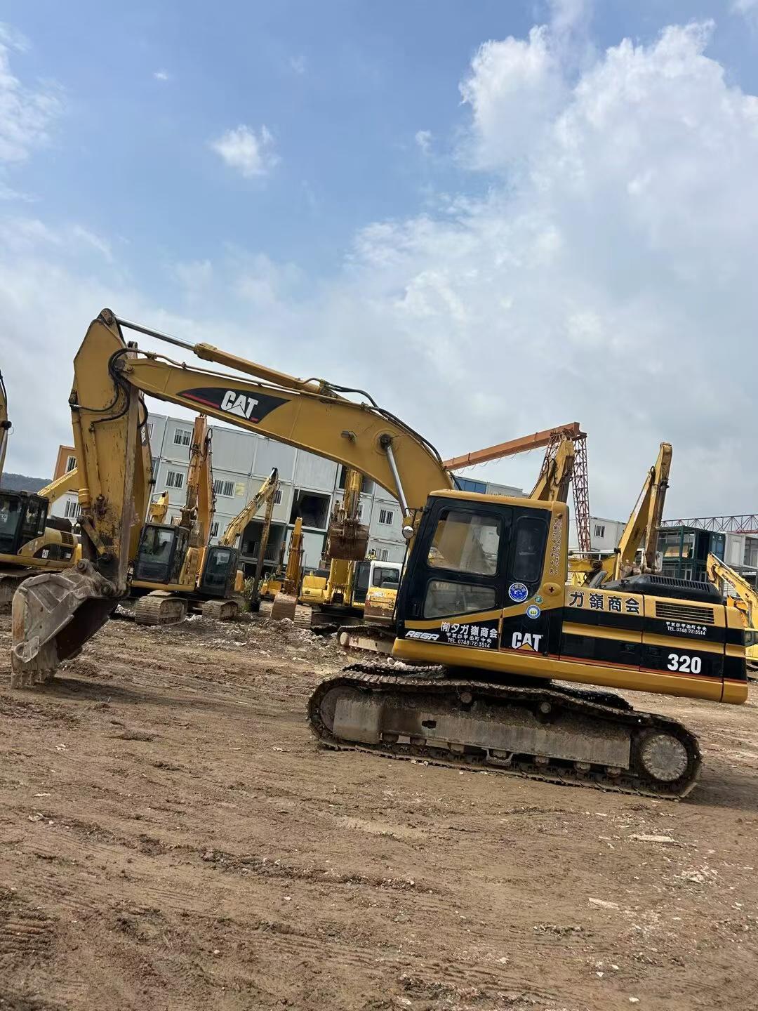 Buy Caterpillar 320V2 Used Excavator / 1