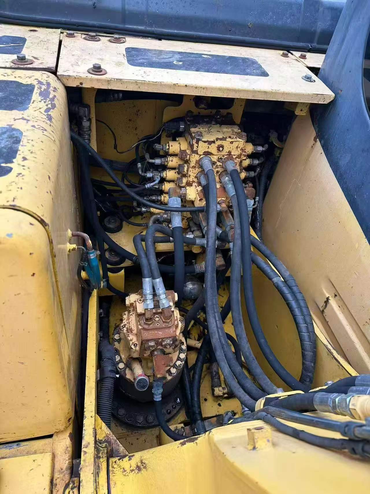 Buy Komatsu PC130 Used Excavator / 2 Buy Komatsu PC130 Used Excavator / 2
