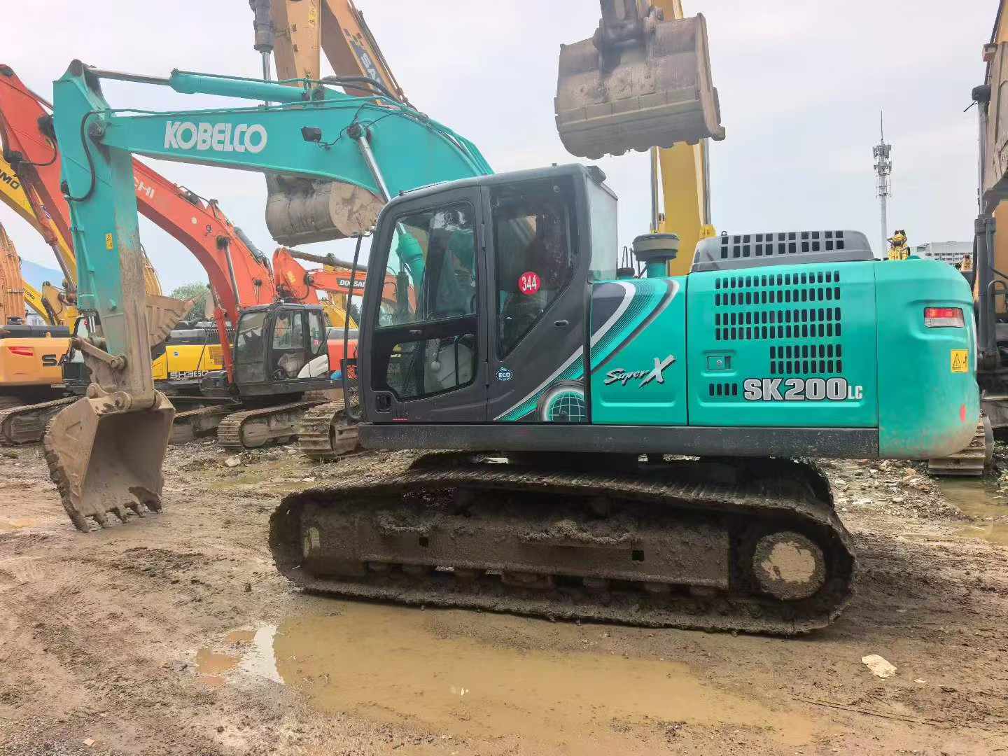 Buy Kobelco SK200-10 Used Excavator / 2 Buy Kobelco SK200-10 Used Excavator / 2