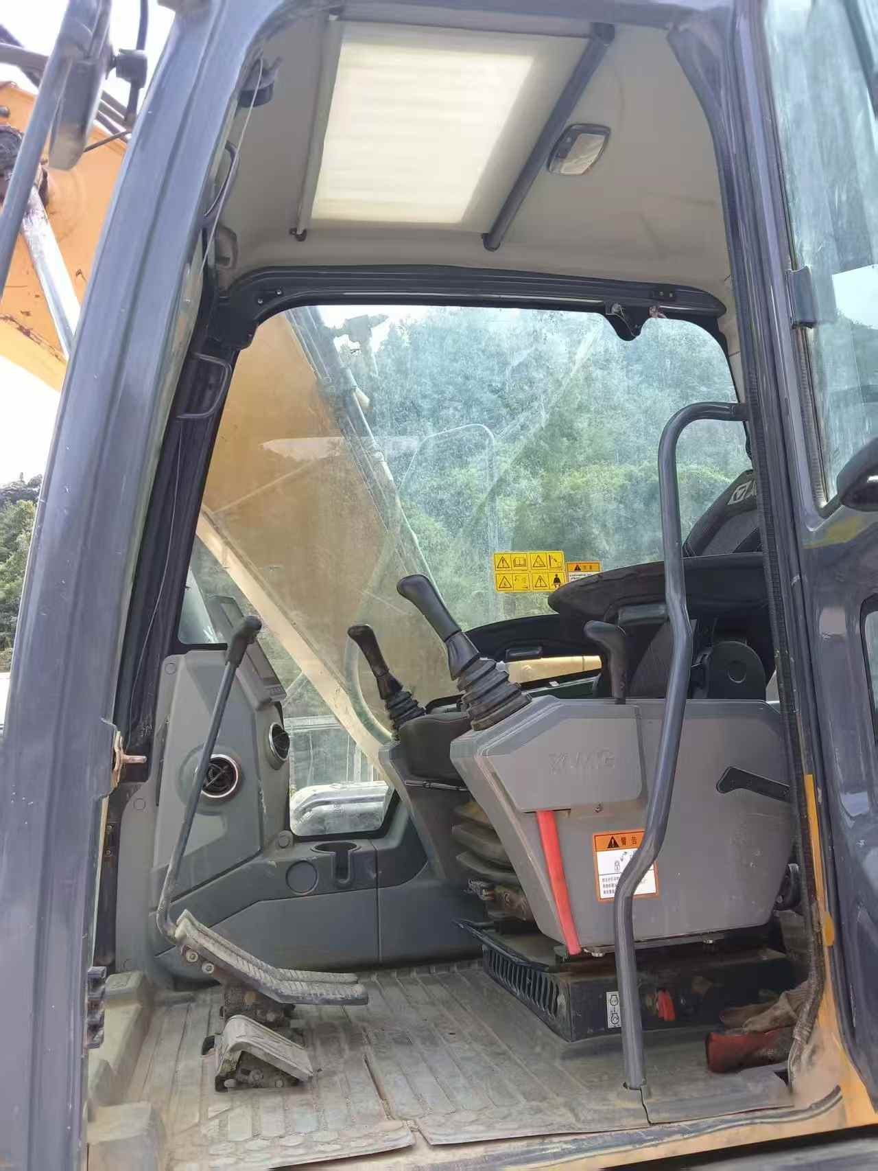 Buy XCMG XE135B Used Excavator / 7 Buy XCMG XE135B Used Excavator / 7