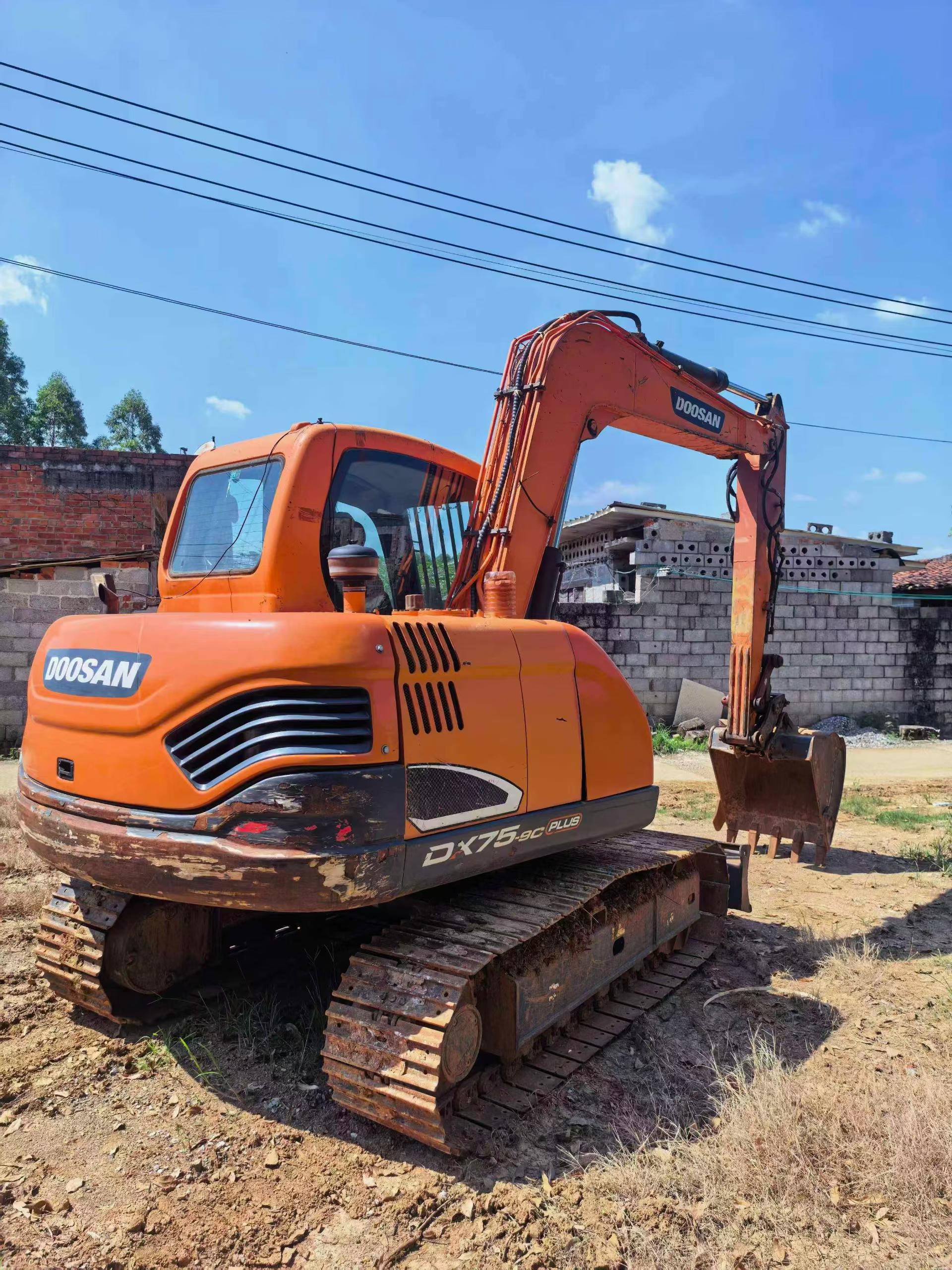 Buy Doosan DX75 Used Excavator / 3 Buy Doosan DX75 Used Excavator / 3