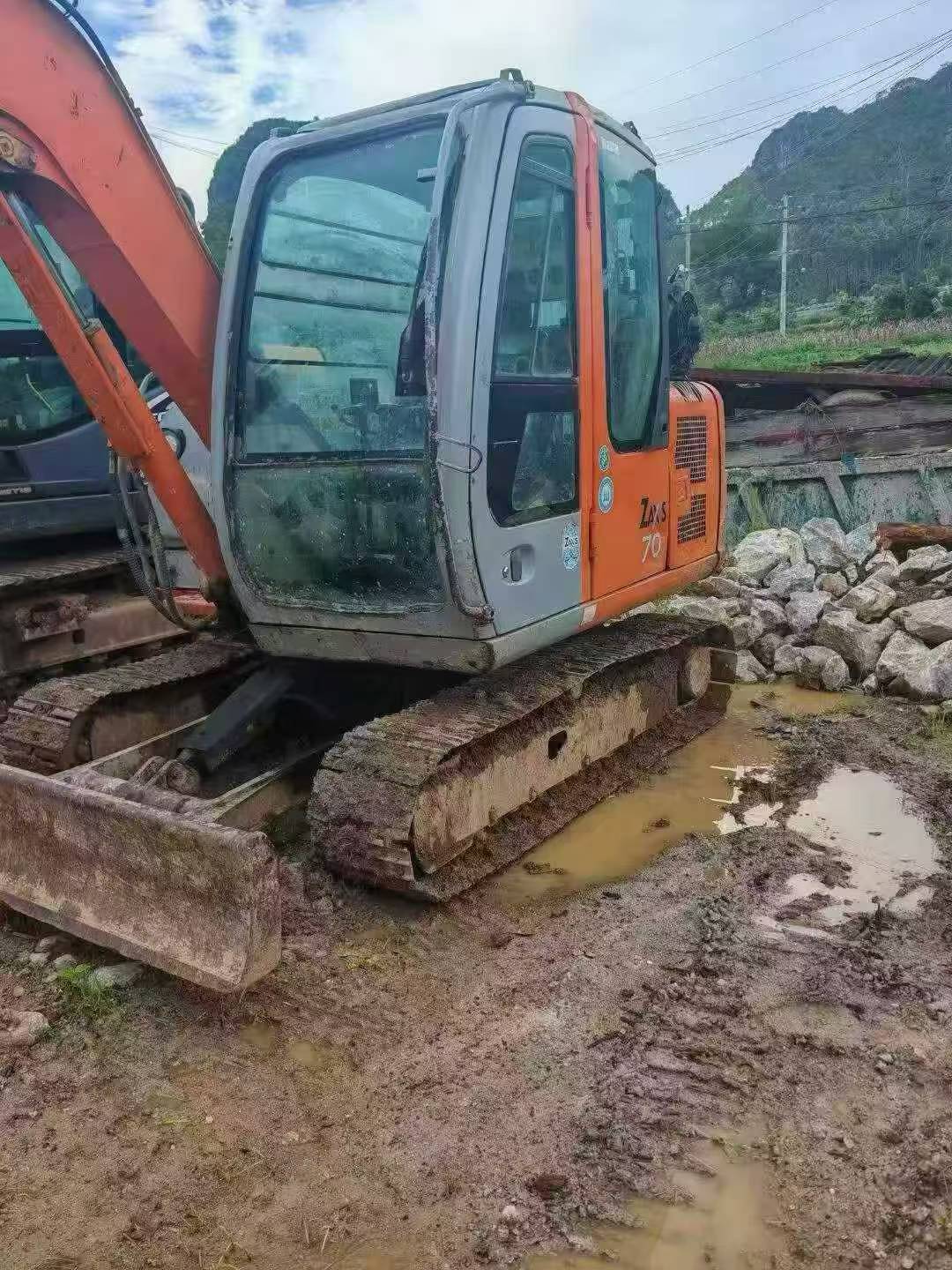 Buy Hitachi EX60-6 Used Excavator / 2 Buy Hitachi EX60-6 Used Excavator / 2