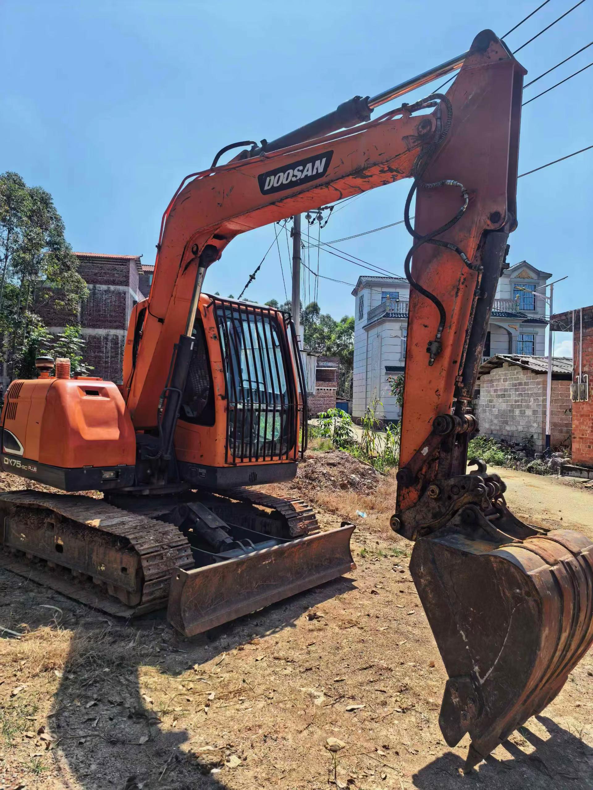 Buy Doosan DX75 Used Excavator / 4 Buy Doosan DX75 Used Excavator / 4