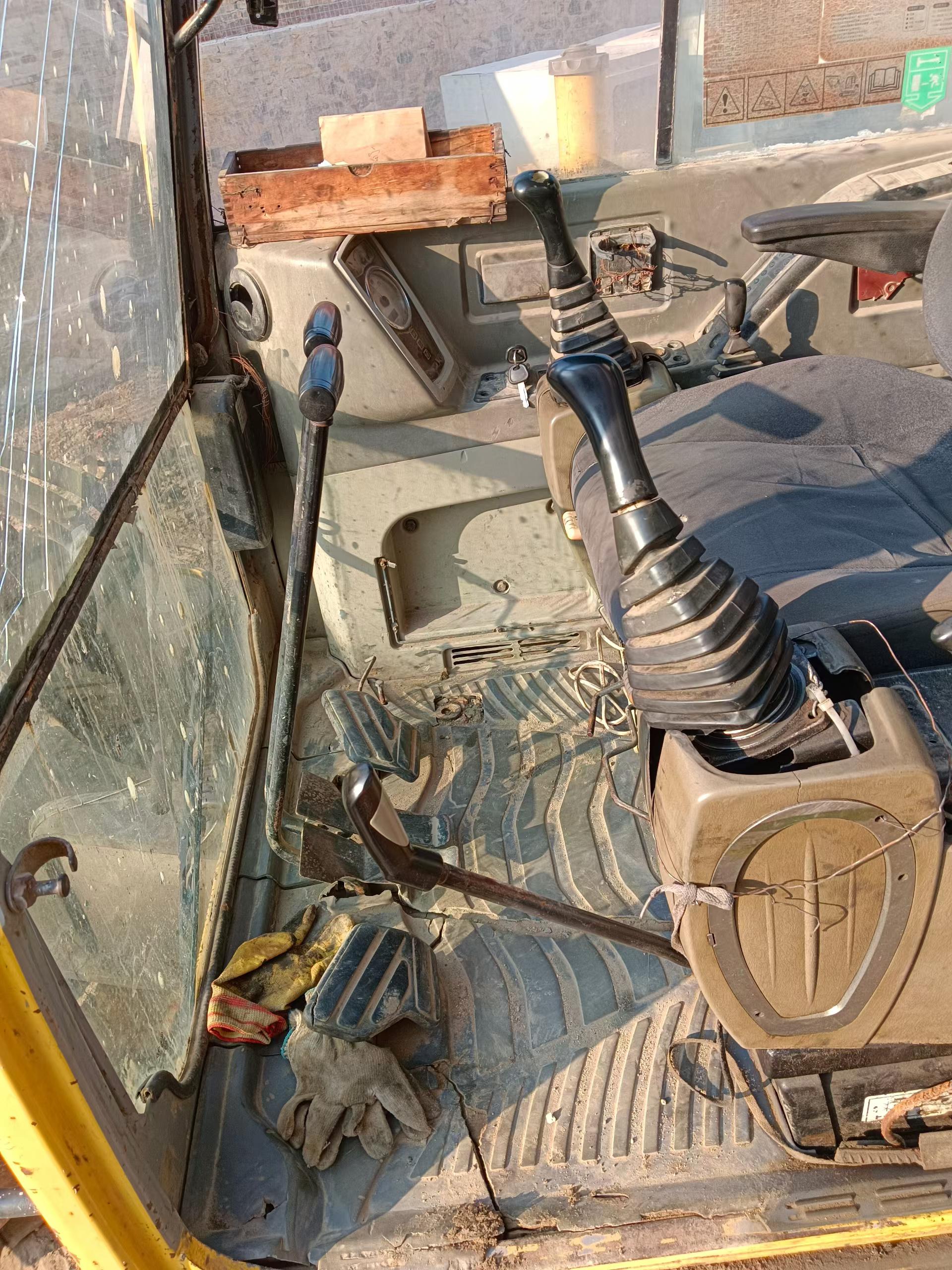 Buy Hyundai R60-7 Used Excavator / 9 Buy Hyundai R60-7 Used Excavator / 9