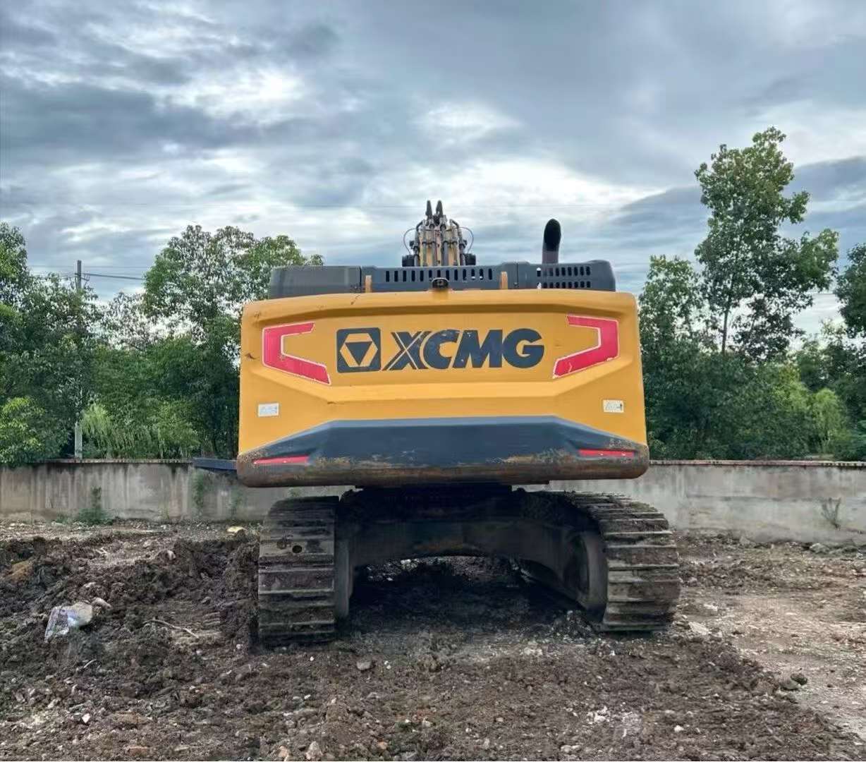 Buy XCMG LW600E Used Excavator / 2 Buy XCMG LW600E Used Excavator / 2