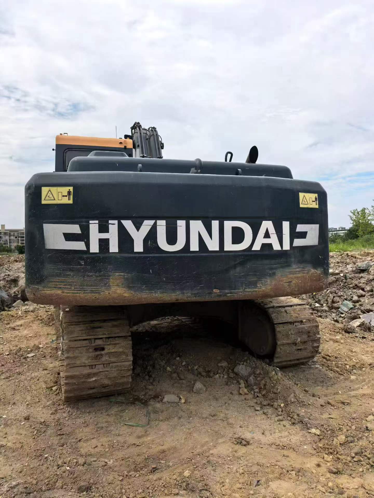 Buy Hyundai R215-7 Used Excavator / 2 Buy Hyundai R215-7 Used Excavator / 2