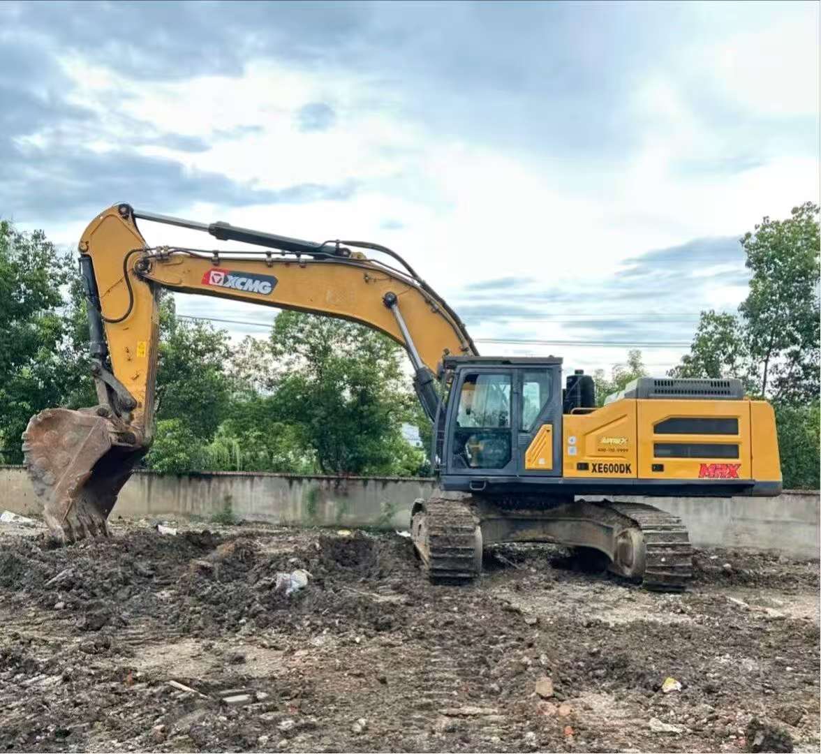 Buy XCMG LW600E Used Excavator / 6 Buy XCMG LW600E Used Excavator / 6