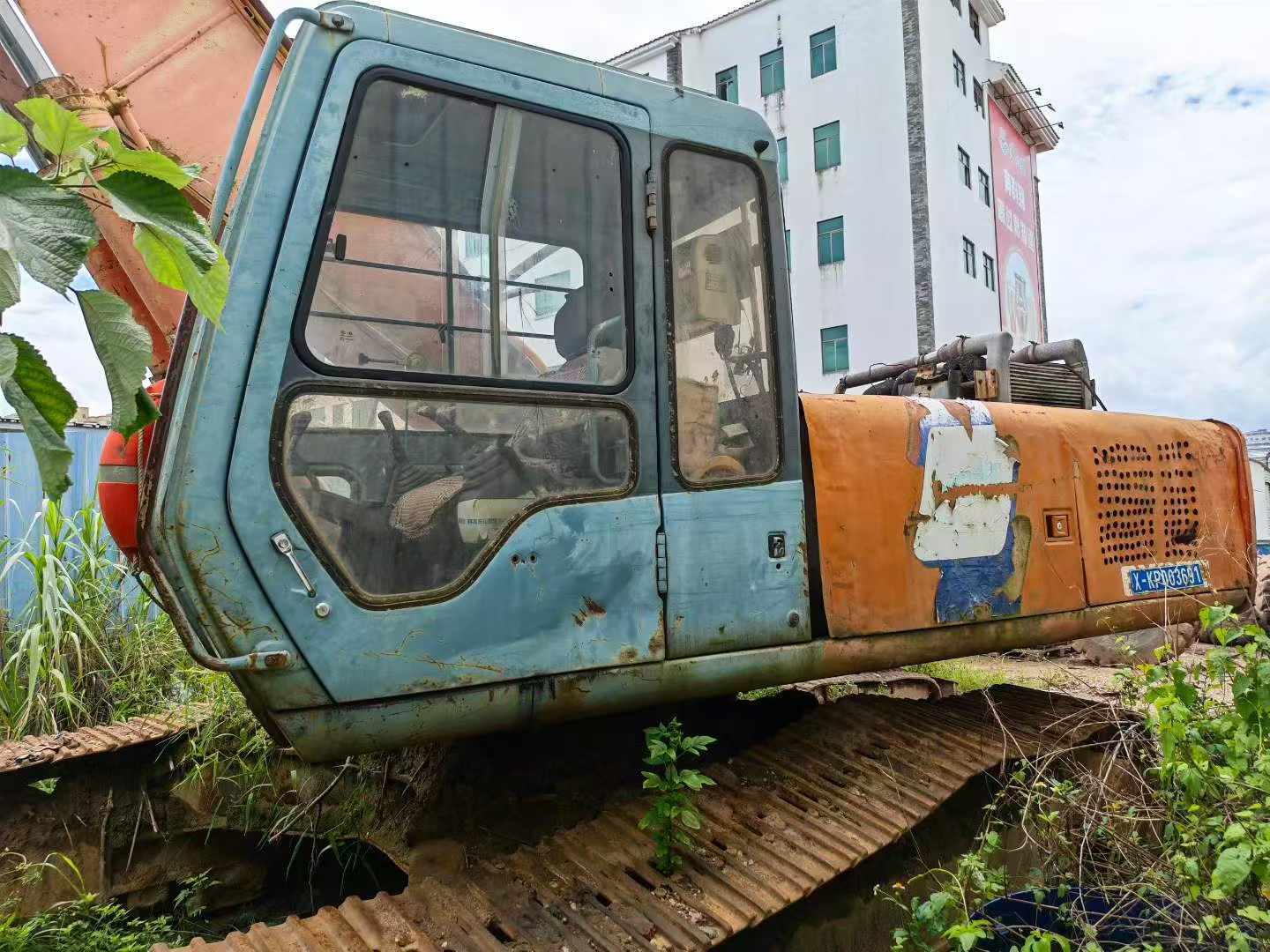 Buy Hitachi EX350 Used Excavator / 1