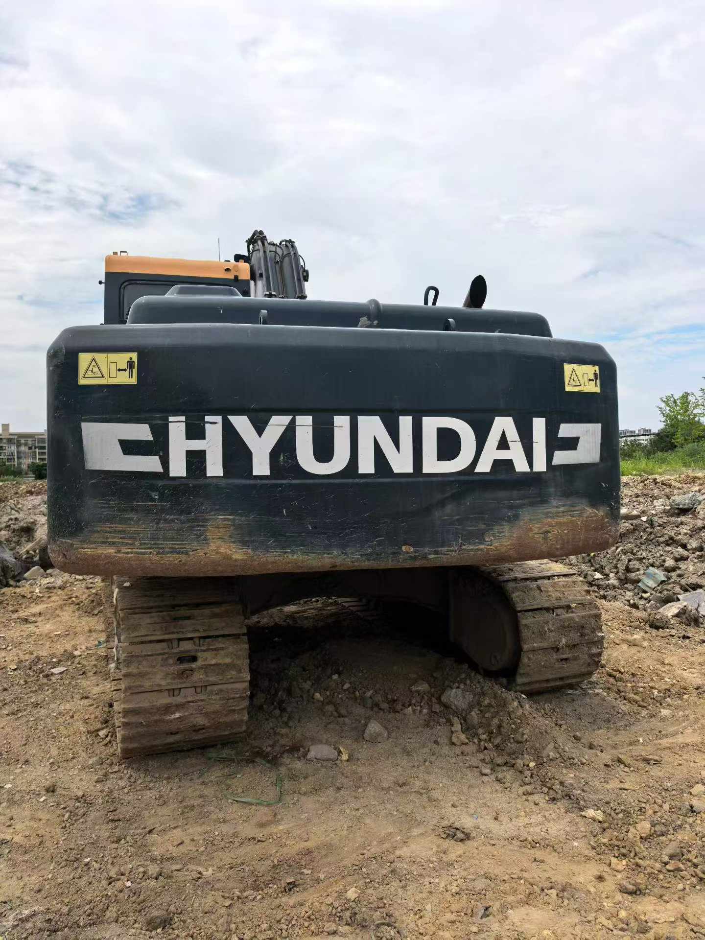 Buy Hyundai R215-7 Used Excavator / 2 Buy Hyundai R215-7 Used Excavator / 2