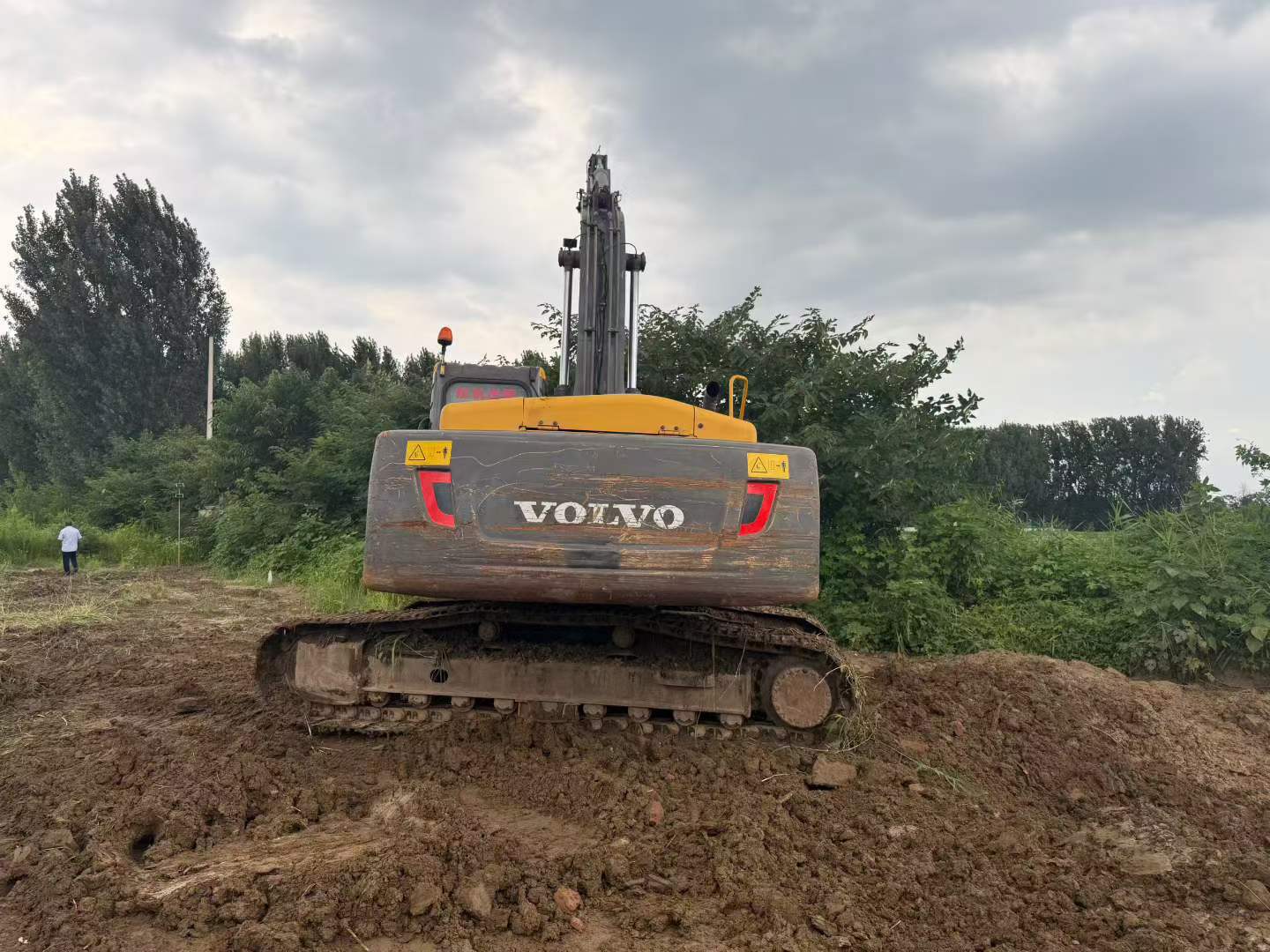 Buy Volvo EC240 Used Excavator / 3 Buy Volvo EC240 Used Excavator / 3