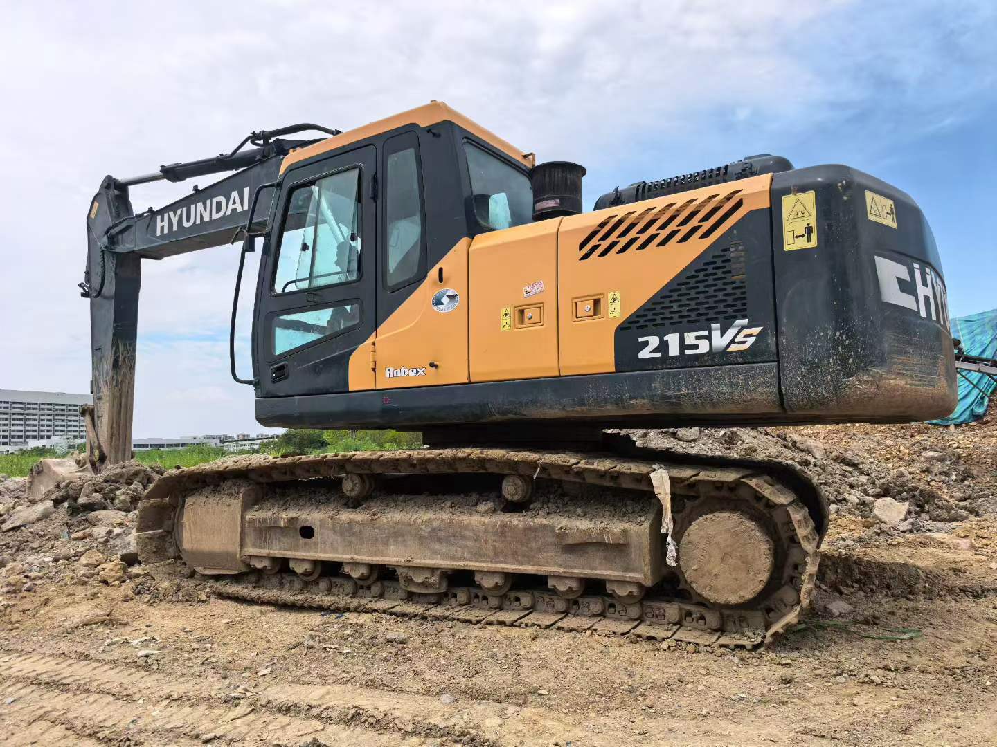 Buy Hyundai R215-7 Used Excavator / 1