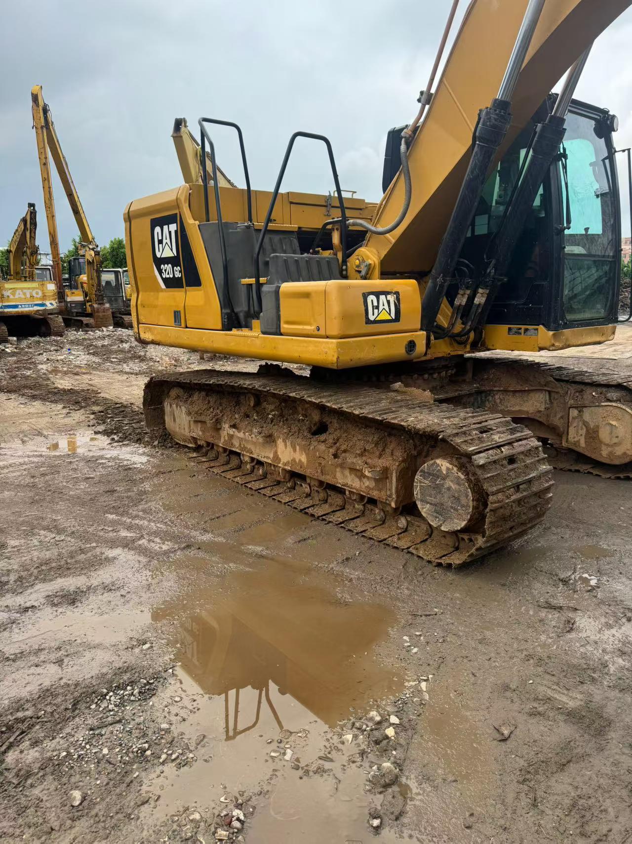 Buy Caterpillar 320GC Used Excavator / 3 Buy Caterpillar 320GC Used Excavator / 3