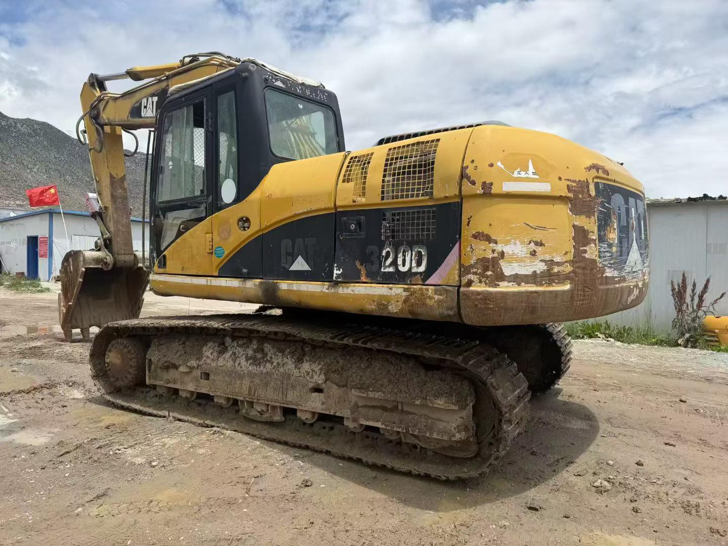 Buy Caterpillar 320D Used Excavator / 2