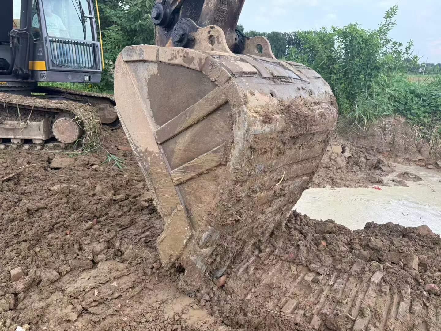 Buy Volvo EC240 Used Excavator / 4 Buy Volvo EC240 Used Excavator / 4