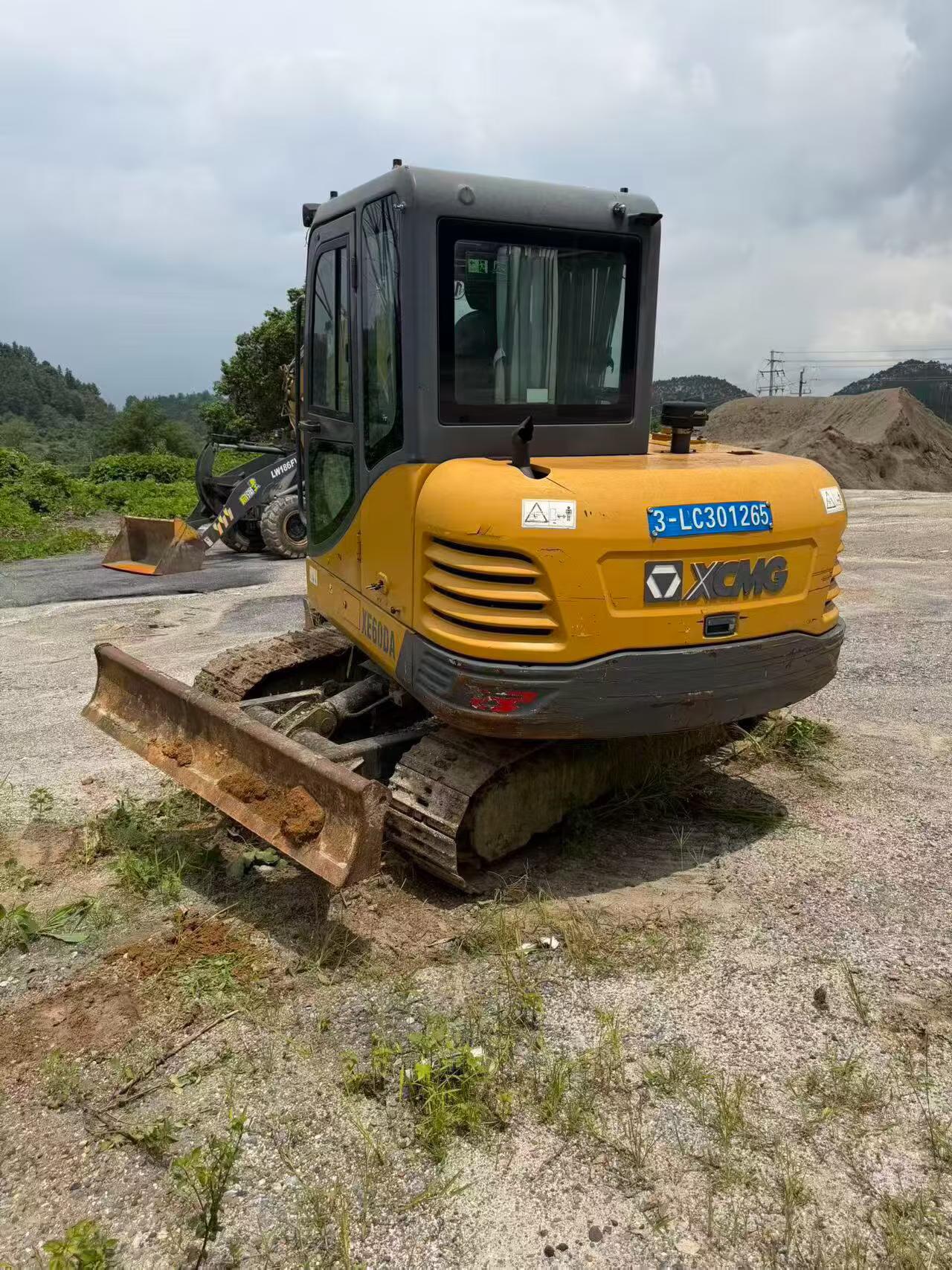 Buy XCMG XE60 Used Excavator / 1