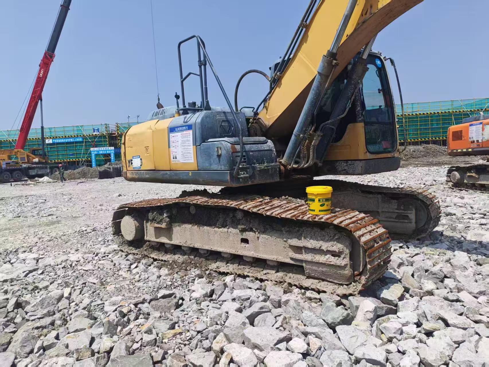 Buy XCMG XE200 Used Excavator / 2
