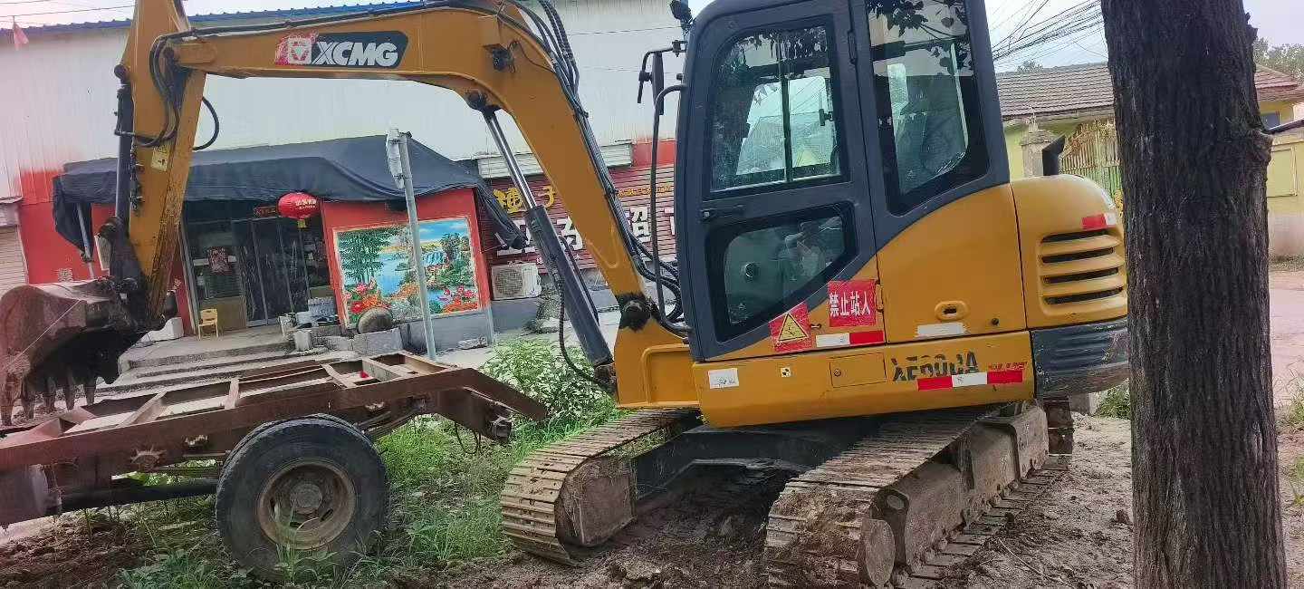 Buy XCMG XE60 Used Excavator / 5