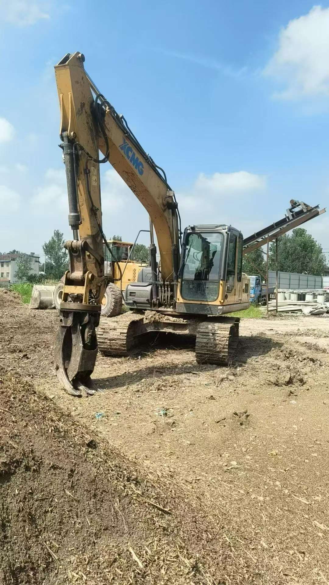 Buy XCMG XE150 Used Excavator / 1