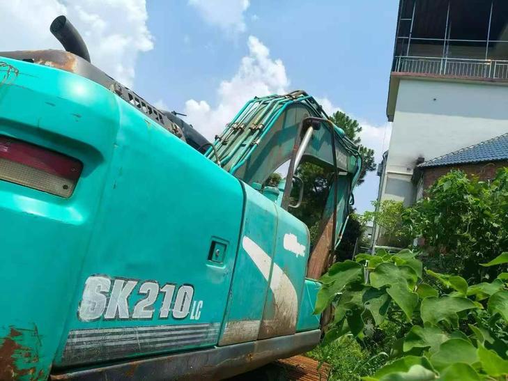 Buy Kobelco SK210 Used Excavator / 1