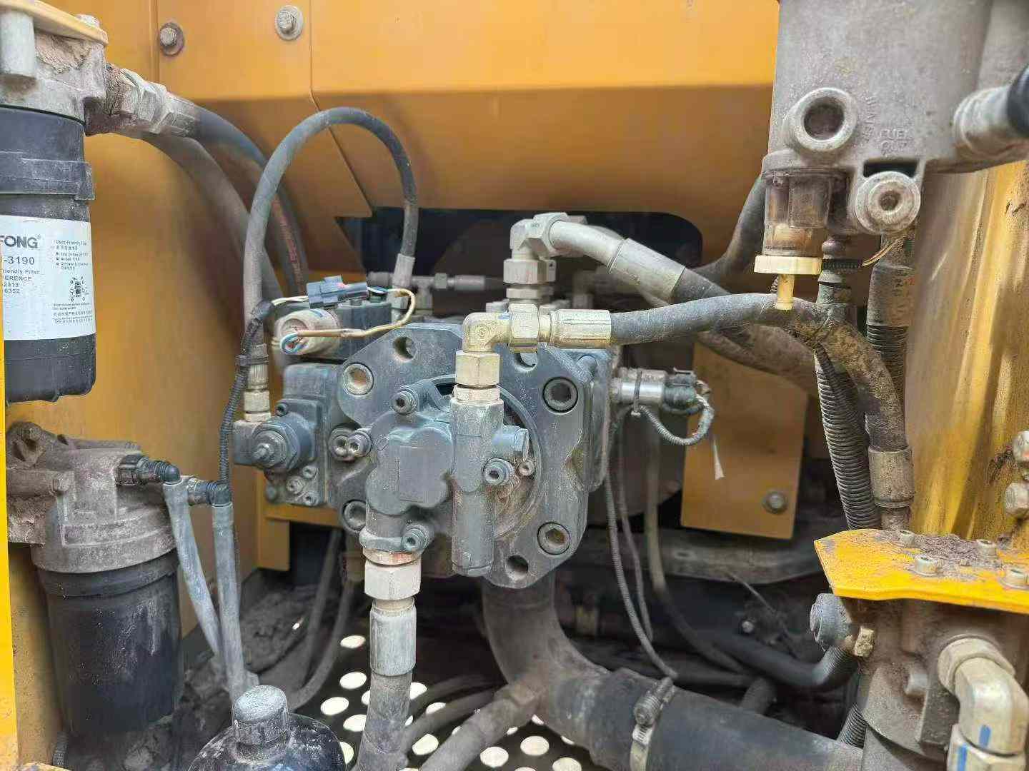 Buy XCMG XE135B Used Excavator / 6