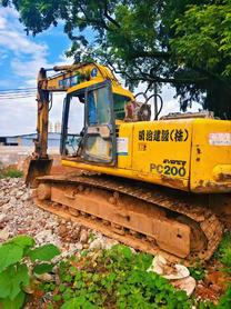 Buy Komatsu PC200-6 Used Excavator / 2 Buy Komatsu PC200-6 Used Excavator / 2