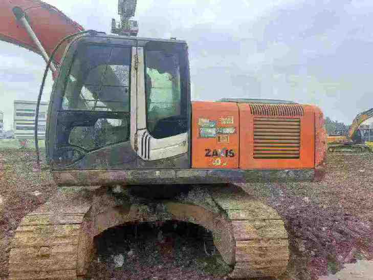 Buy Hitachi EX200-3 Used Excavator / 1