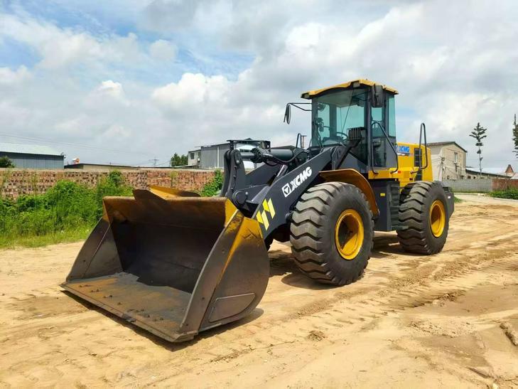 Buy XCMG LW550FV Used Loader / 1