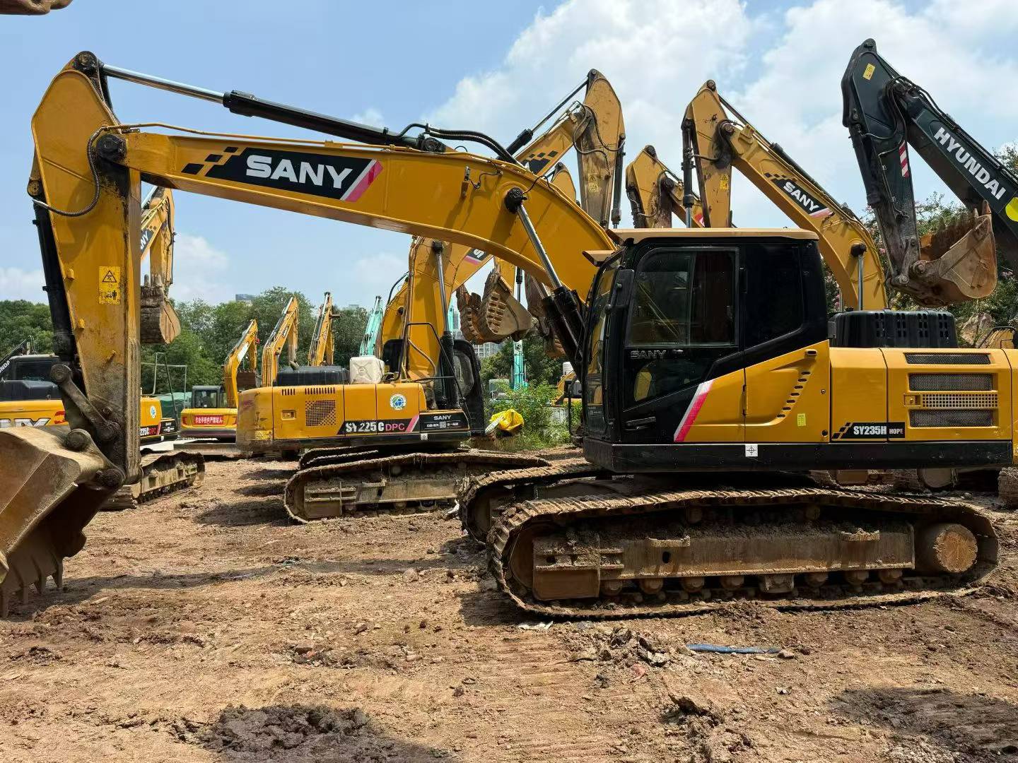Buy Sany SY235C Used Excavator / 2