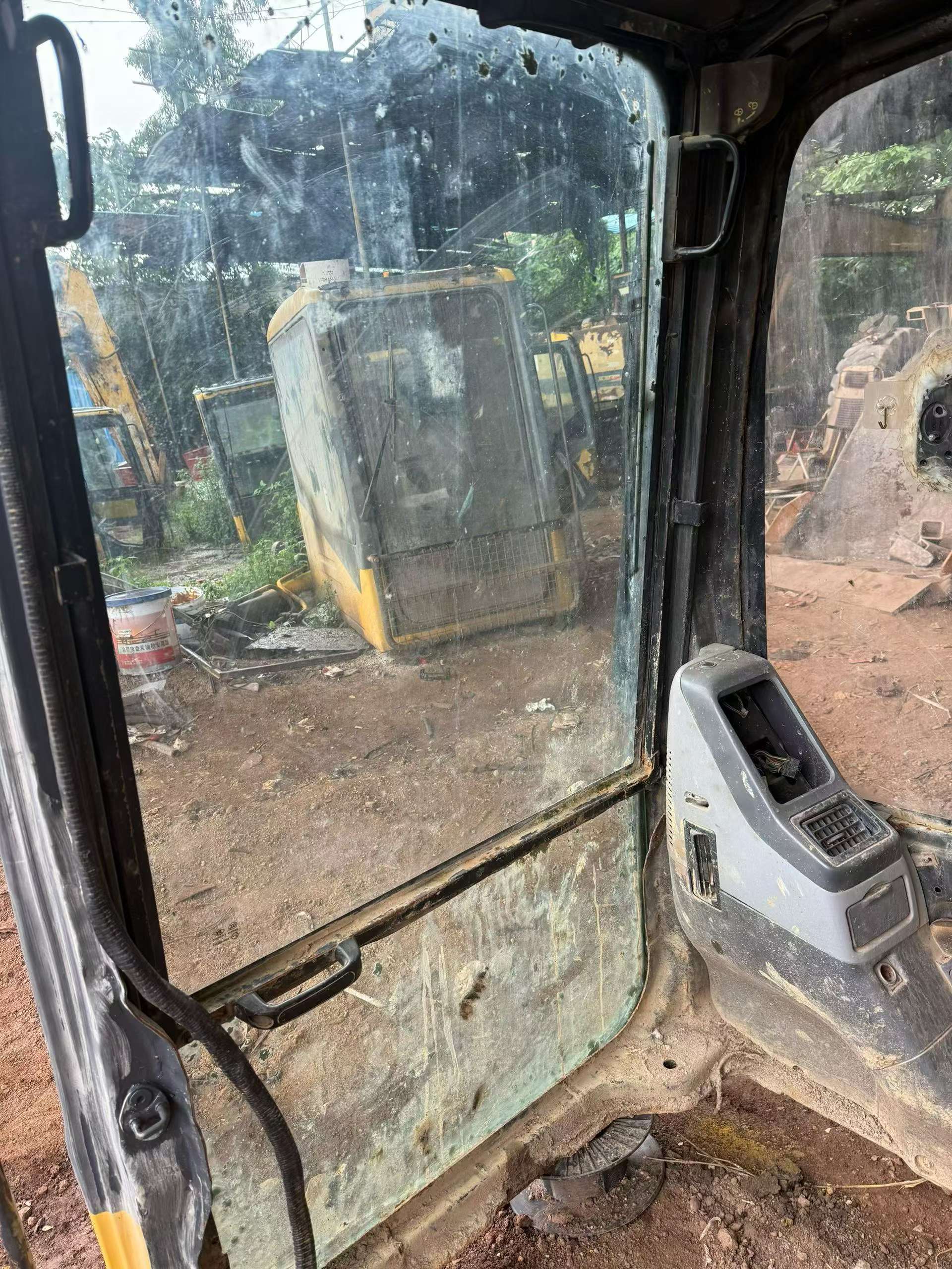 Buy Komatsu PC200-7 Used Excavator / 7
