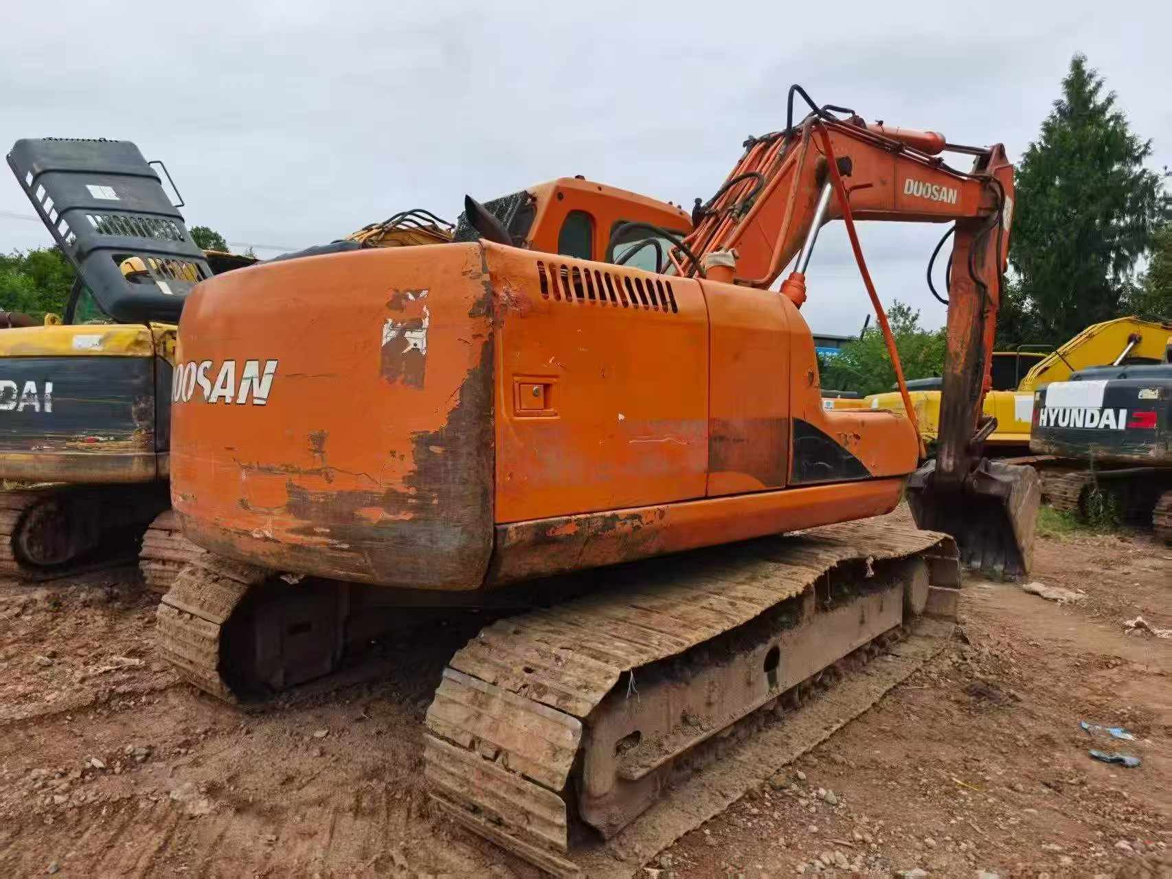 Buy Doosan DH150-7 Used Excavator / 2 Buy Doosan DH150-7 Used Excavator / 2