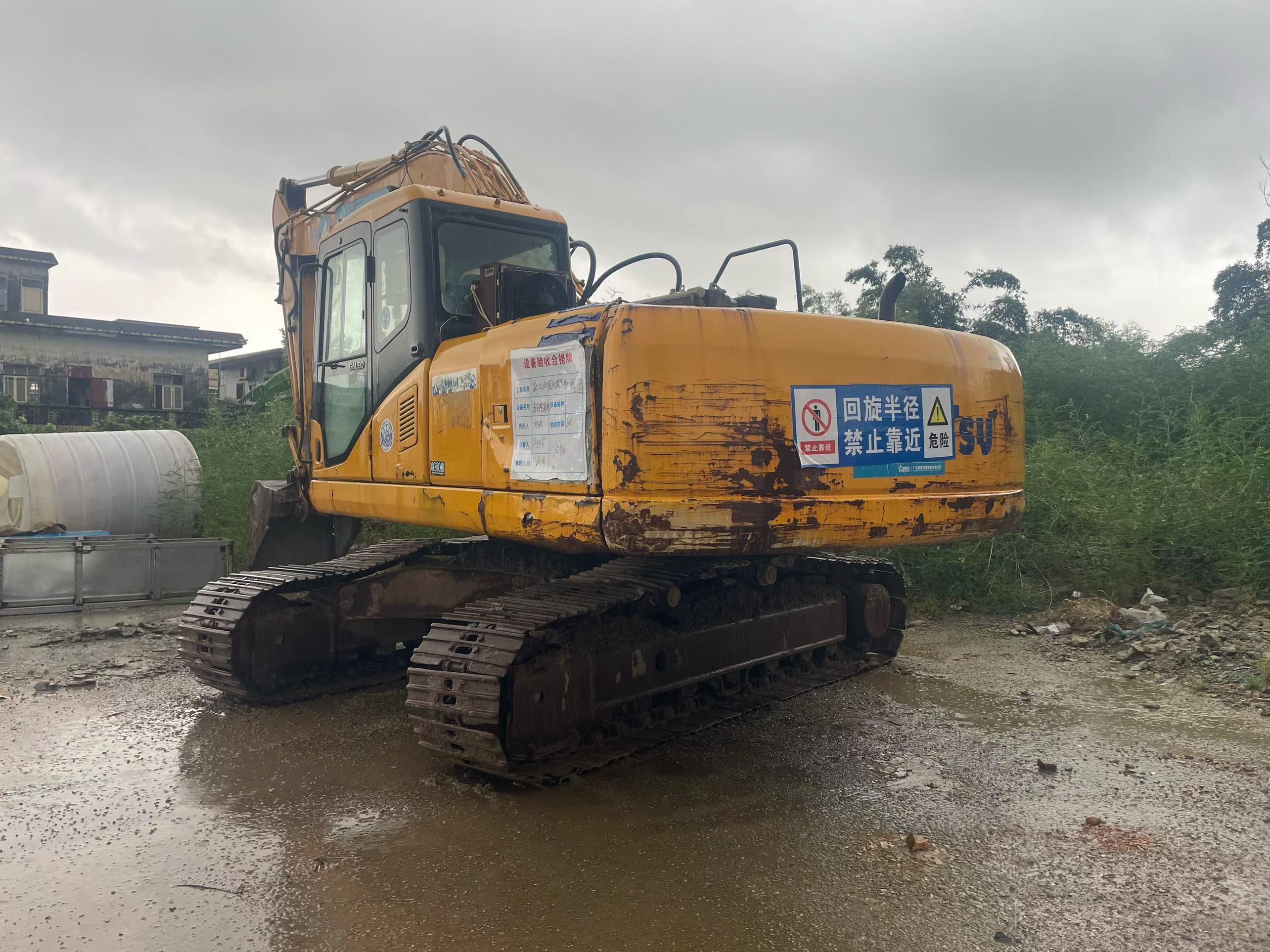 Buy Komatsu PC200-7 Used Excavator / 2