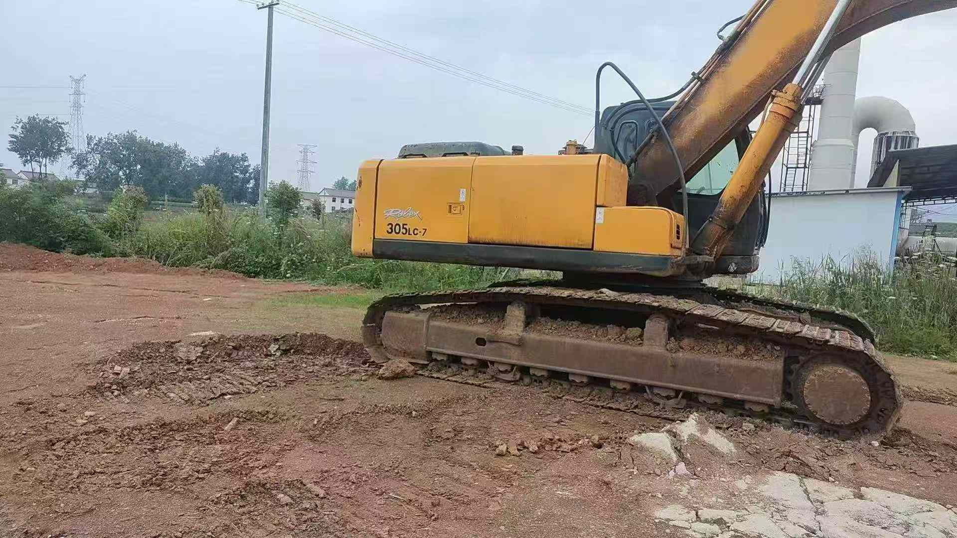 Buy Hyundai R265LC-7 Used Excavator / 3