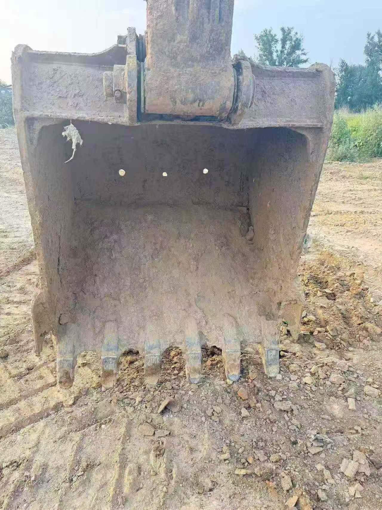 Buy Komatsu PC240-6 Used Excavator / 6