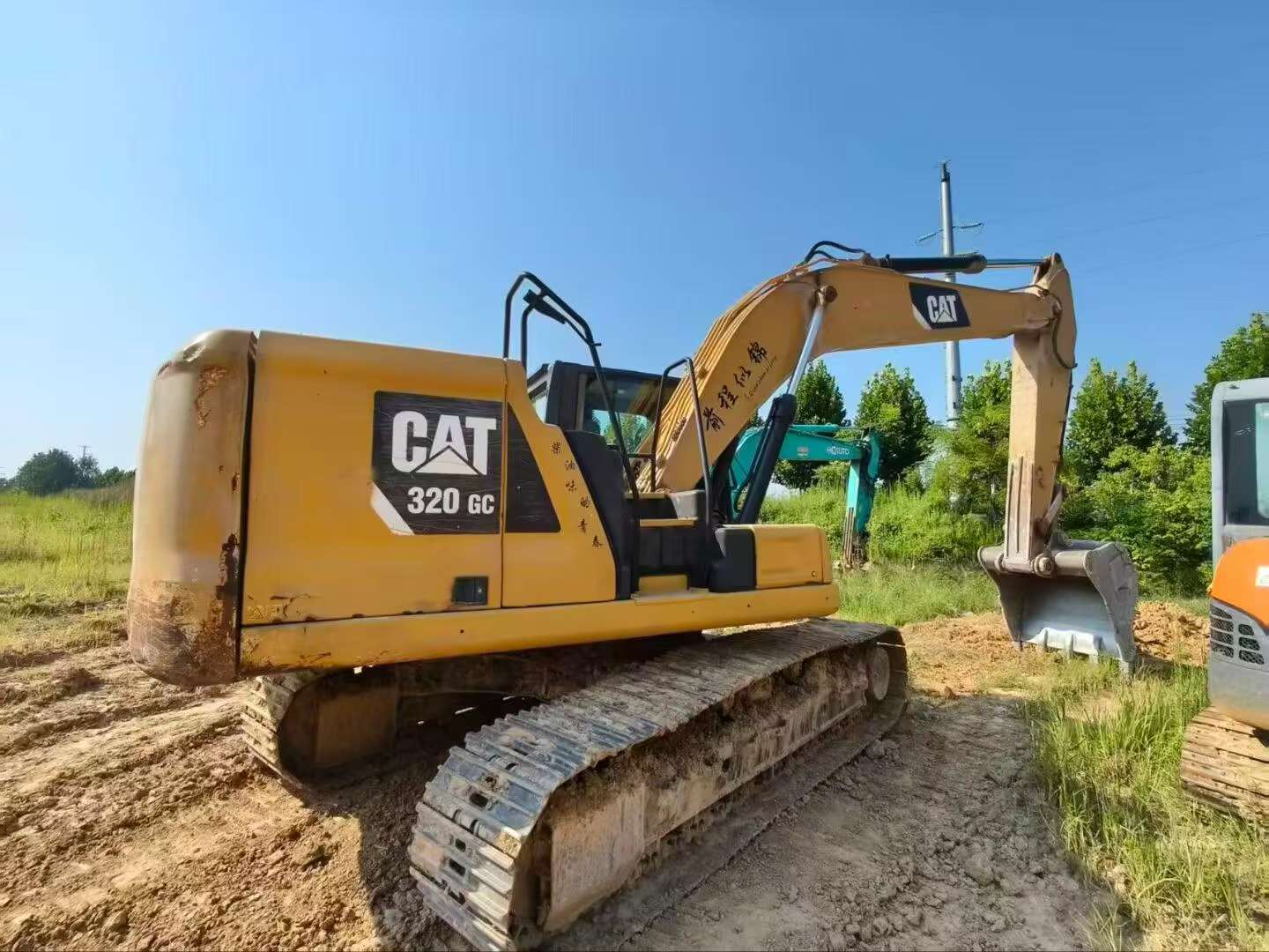 Buy Caterpillar 320GC Used Excavator / 2 Buy Caterpillar 320GC Used Excavator / 2