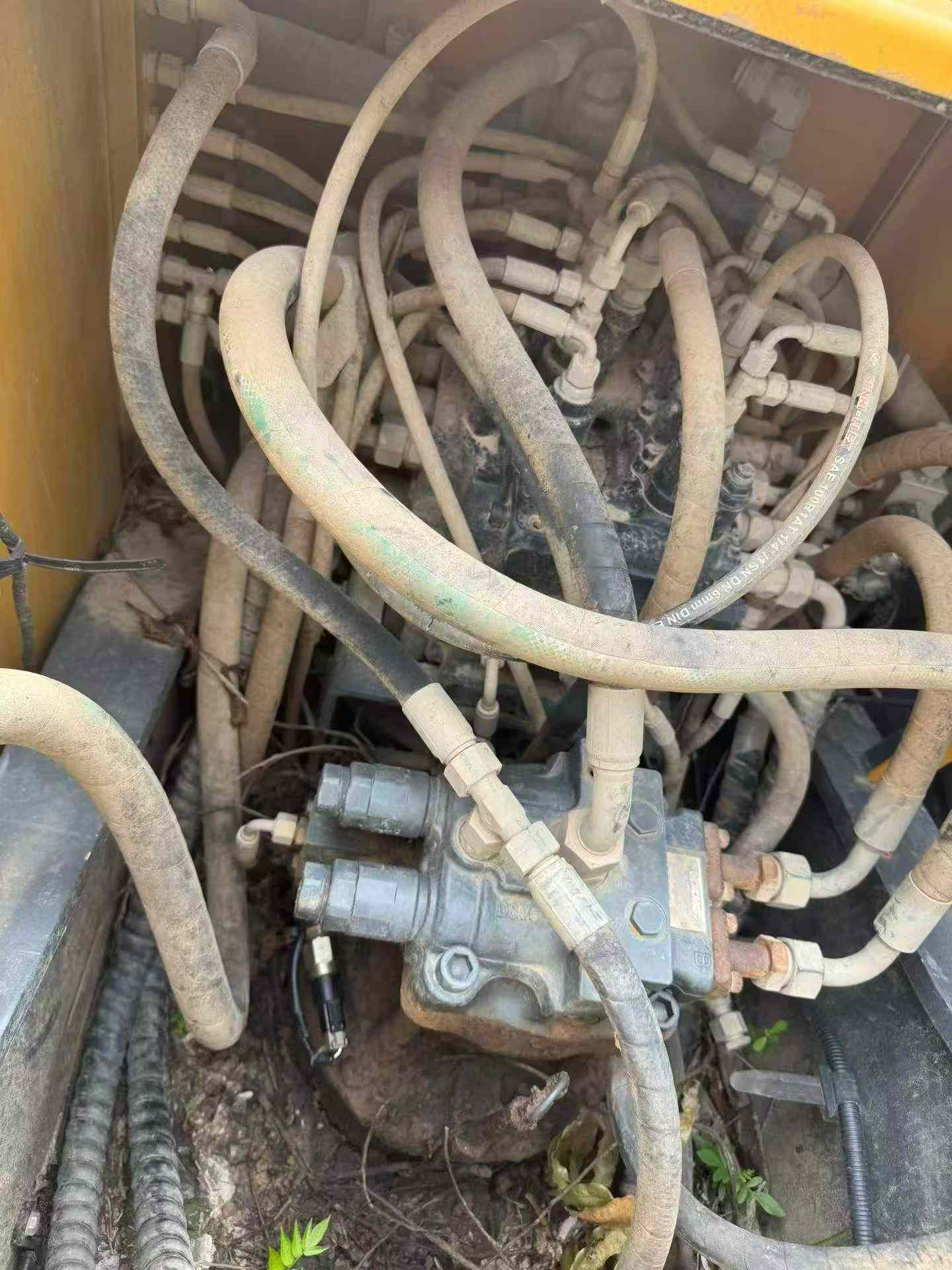 Buy XCMG XE135B Used Excavator / 5